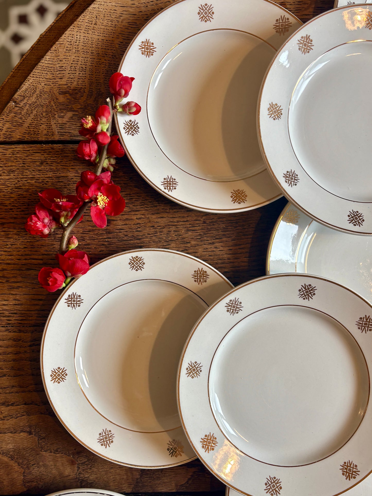 Lot de 10 assiettes à dessert vintage blanches et dorées