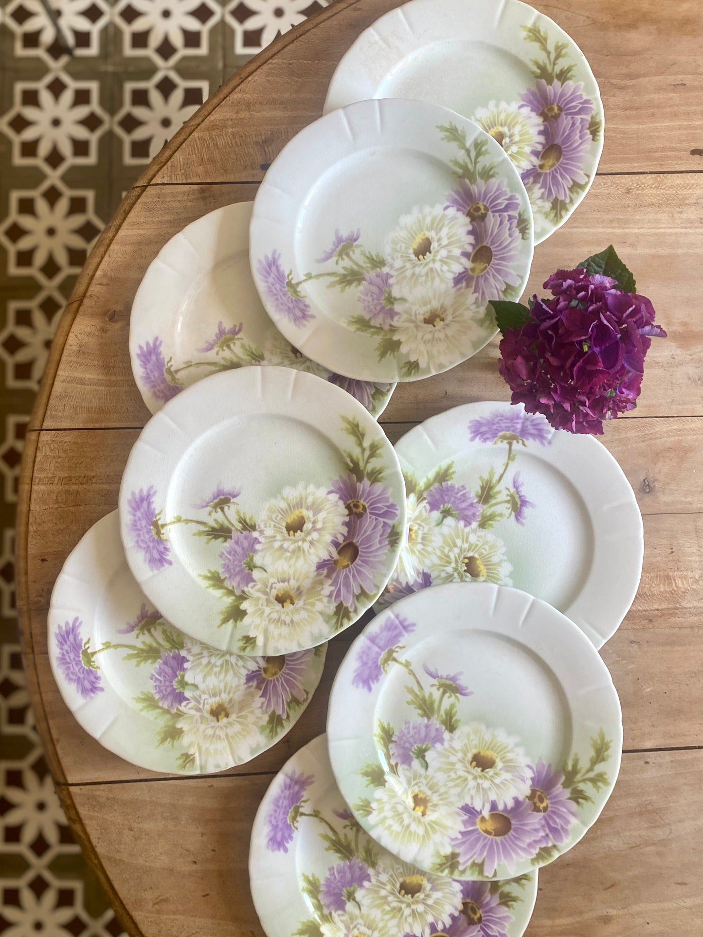 Lot de 8 assiettes plates anciennes - Reine Marguerite de Lunéville