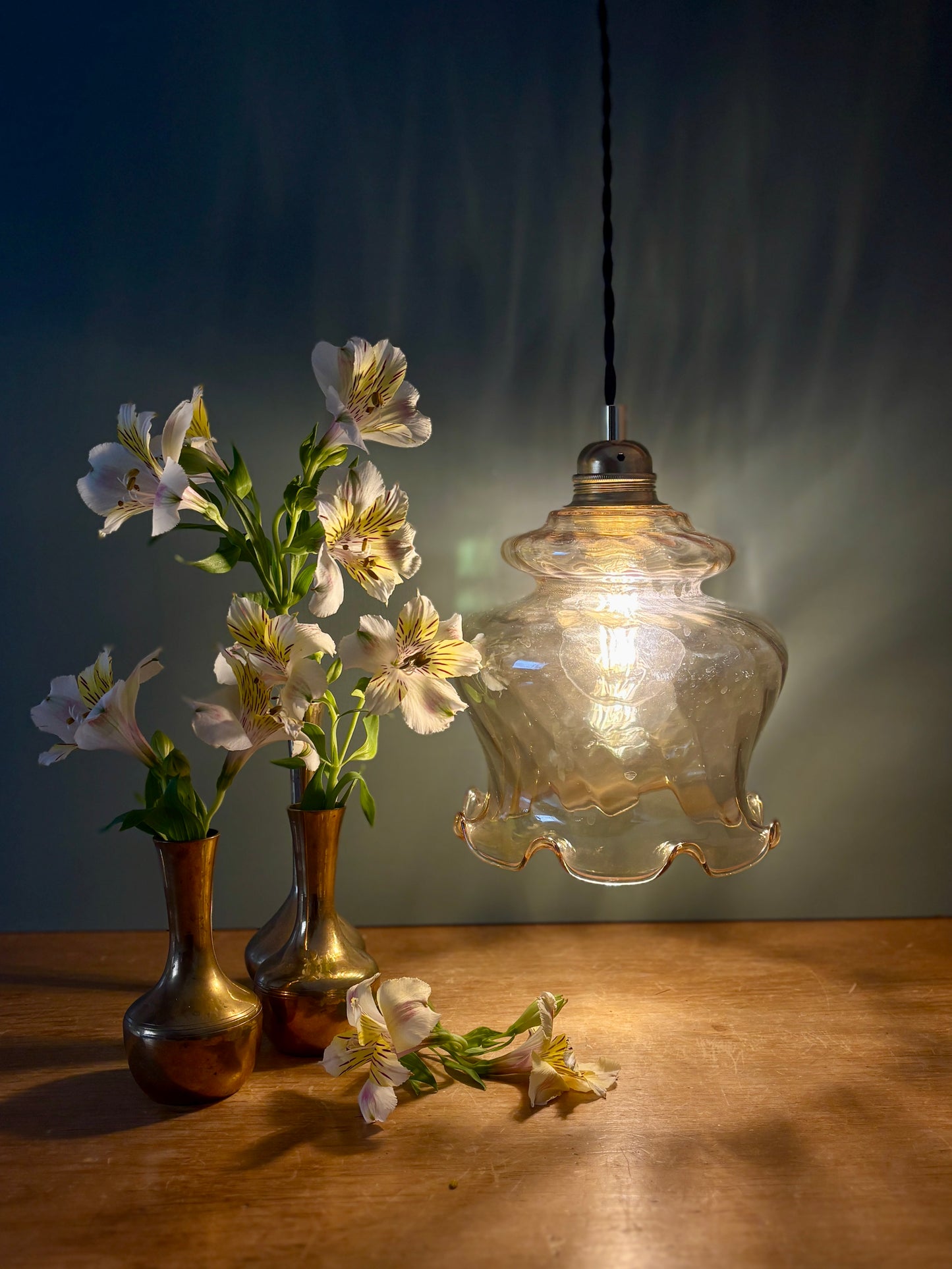 Suspension globe vintage en verre ambré (AMB20)
