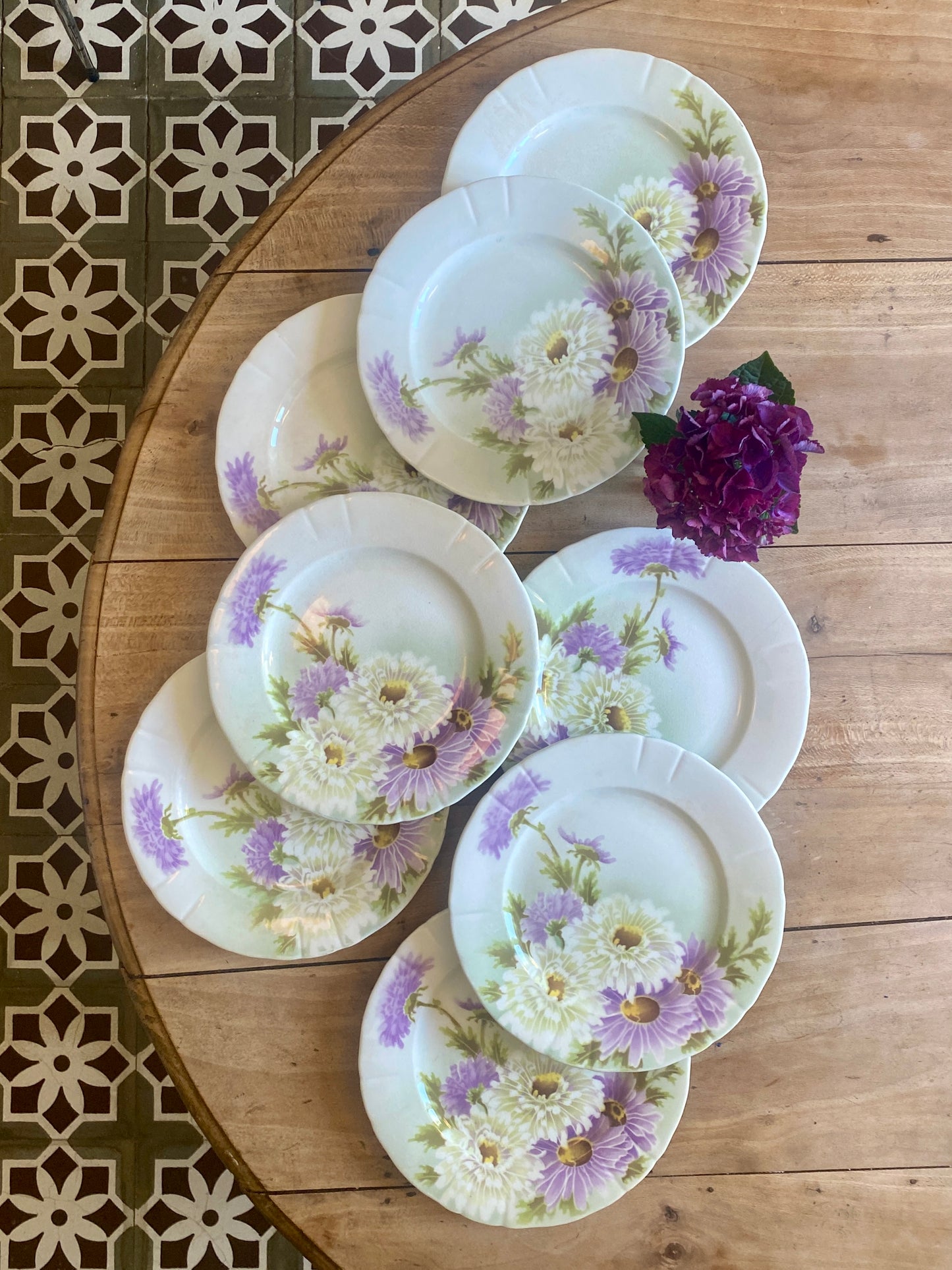 Lot de 8 assiettes plates anciennes - Reine Marguerite de Lunéville