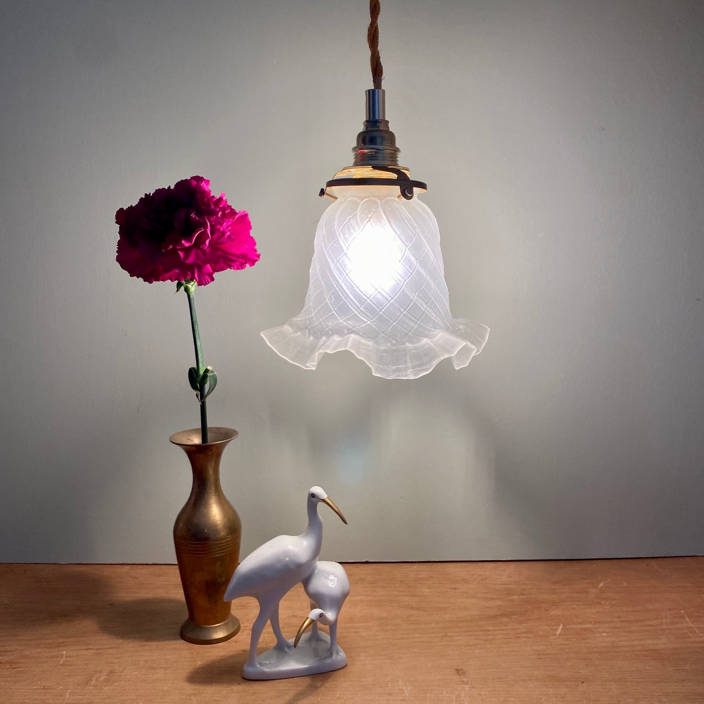 Baladeuse tulipe vintage en verre depoli