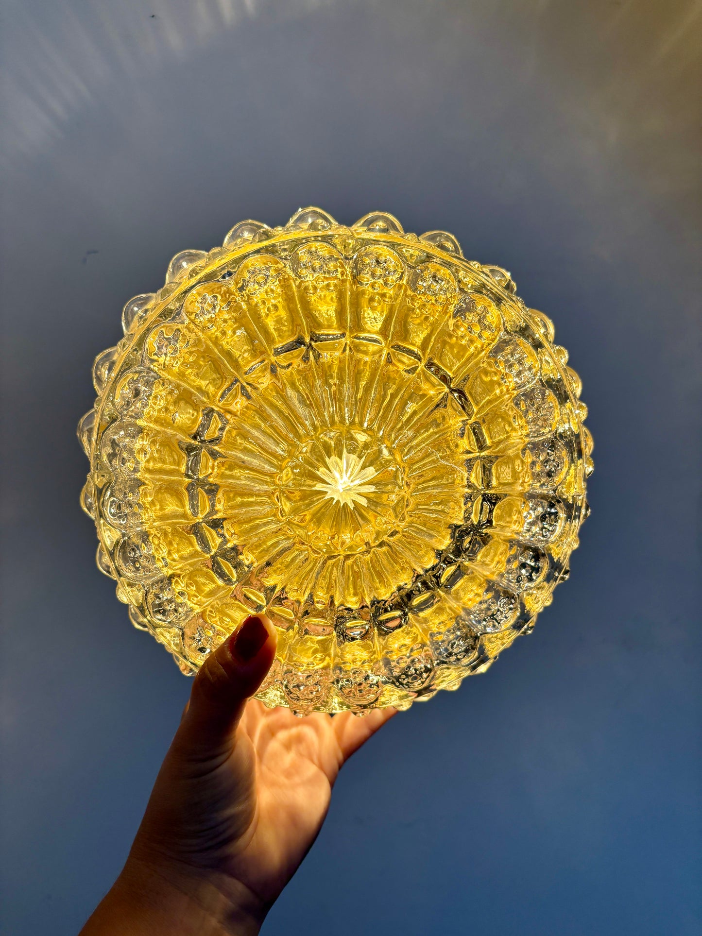 Applique ou plafonnier globe vintage en verre moulé (PLAF20)