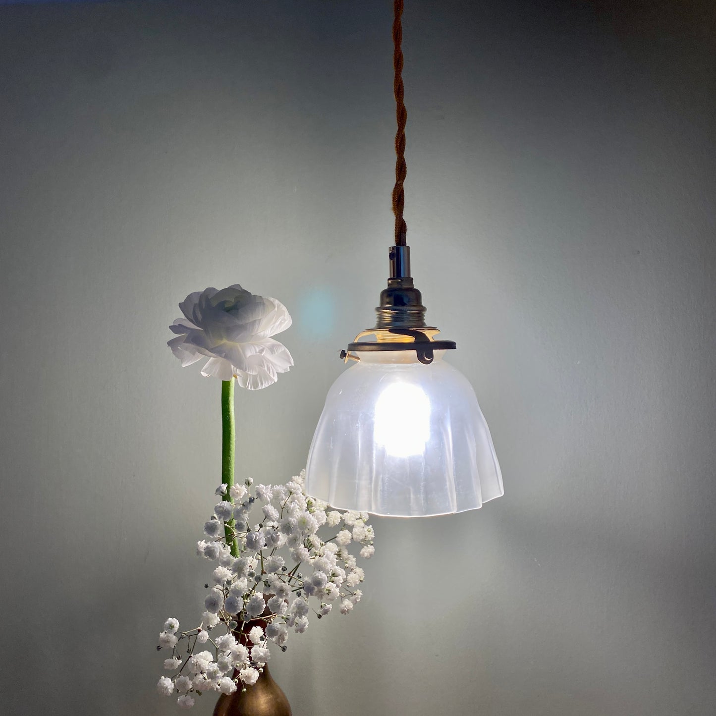 Baladeuse tulipe vintage en verre dépoli