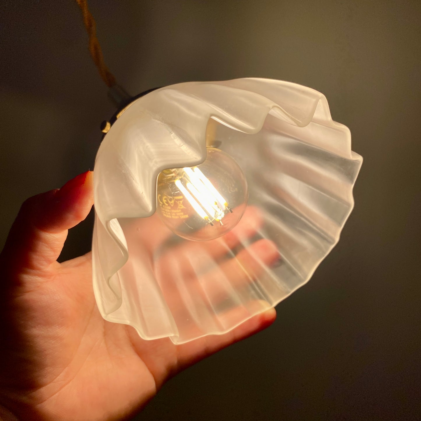 Baladeuse tulipe vintage en verre dépoli