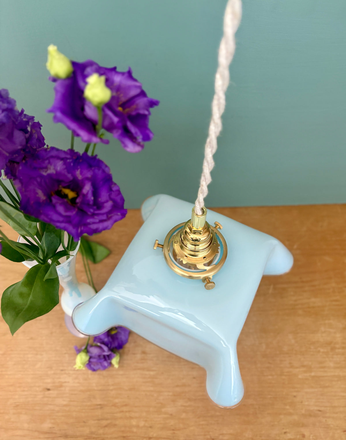 Suspension abat-jour vintage en opaline bleue