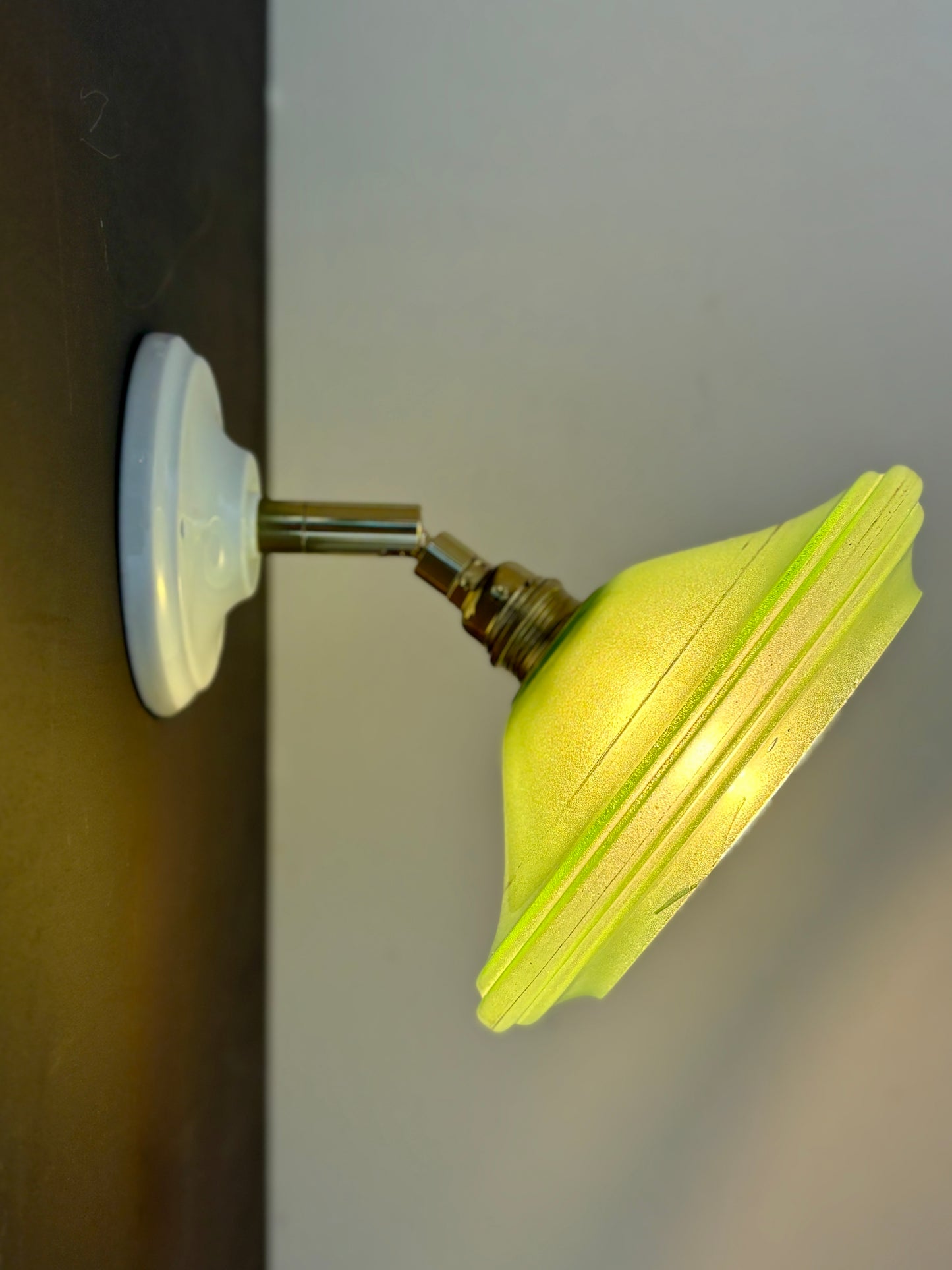 Applique abat-jour vintage en verre vert et or