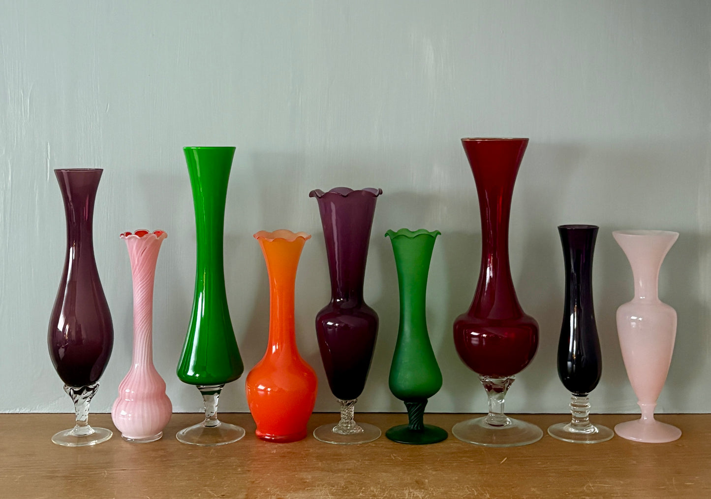 Lot de 9 vases/soliflores vintage en verre et opaline