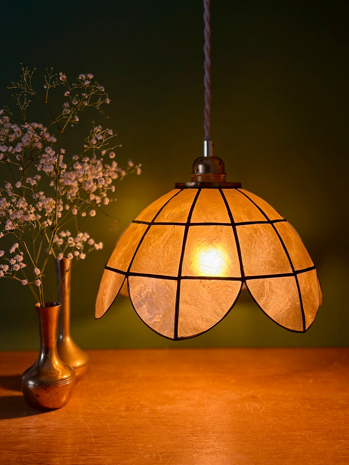 Suspension abat-jour vintage en nacre et laiton