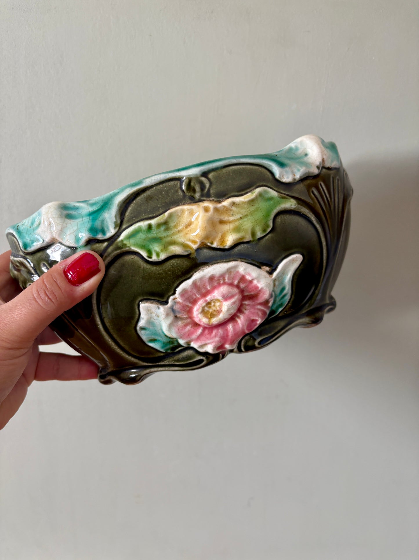 Jardinière vintage en barbotine