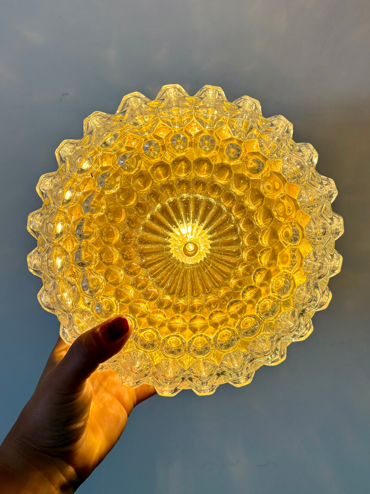 Applique ou plafonnier globe vintage en verre moulé (PLAF21)