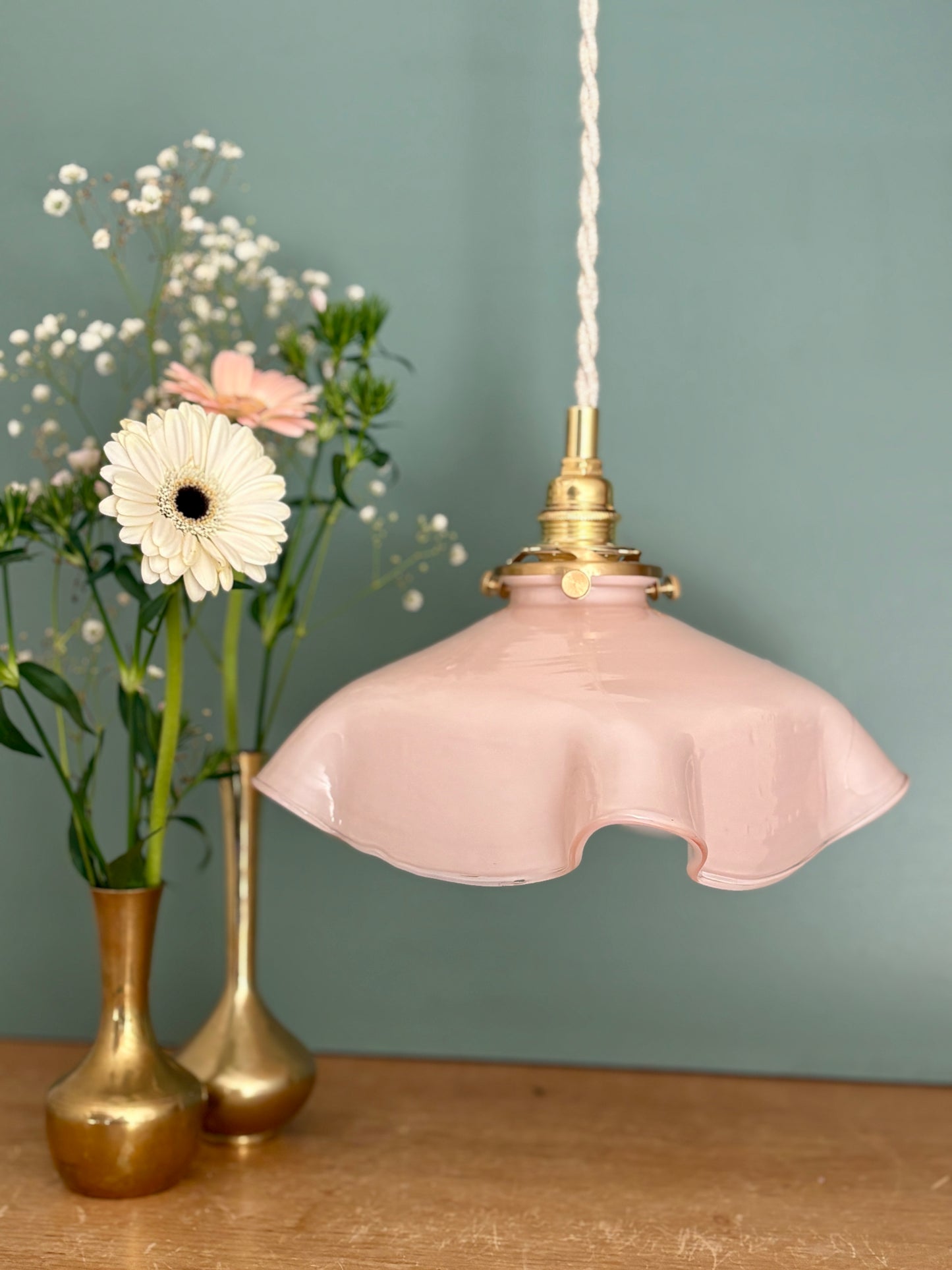 Suspension abat-jour vintage en opaline rose