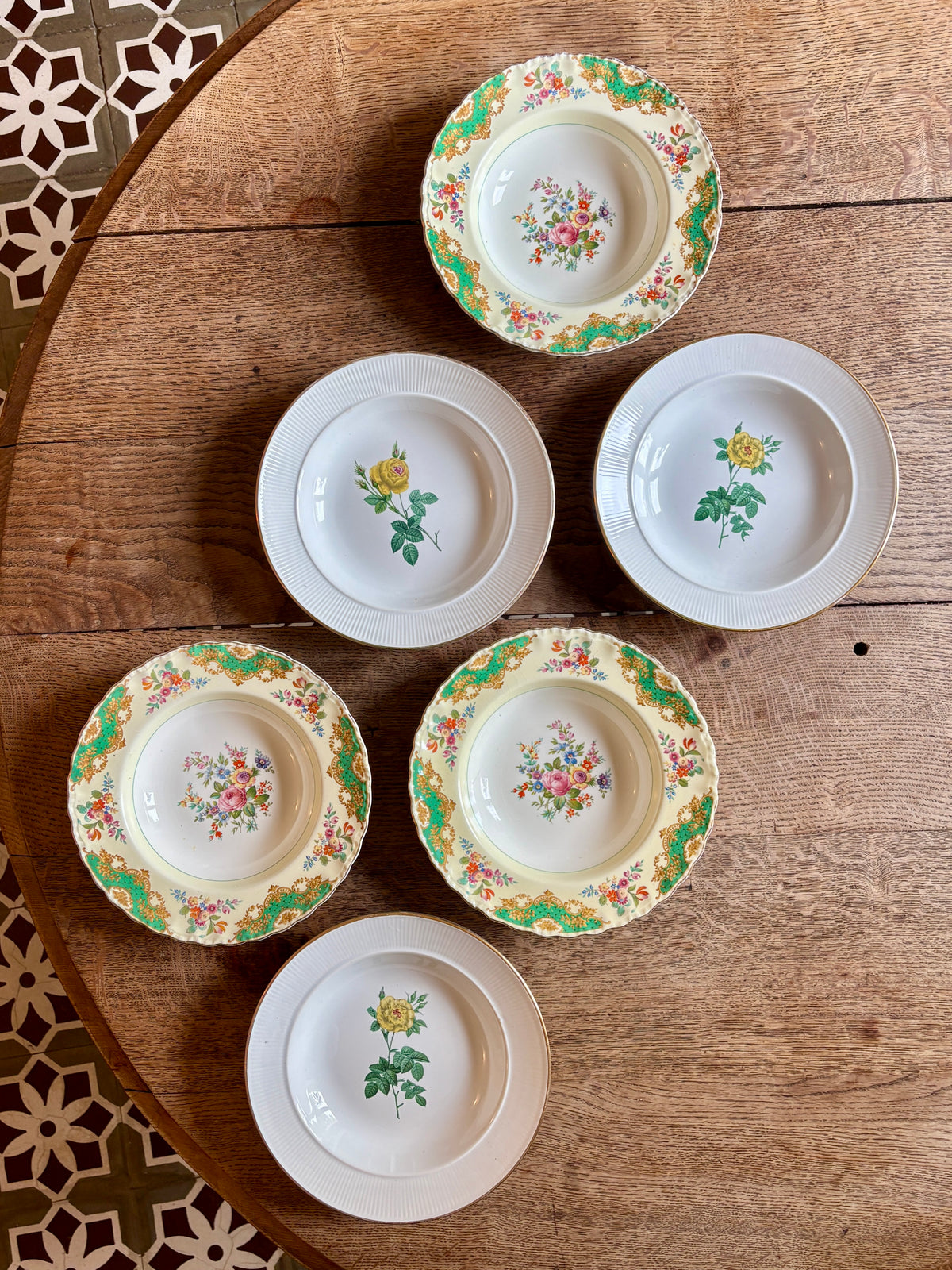 Lot de 6 assiettes creuses anciennes dépareillées (L15)
