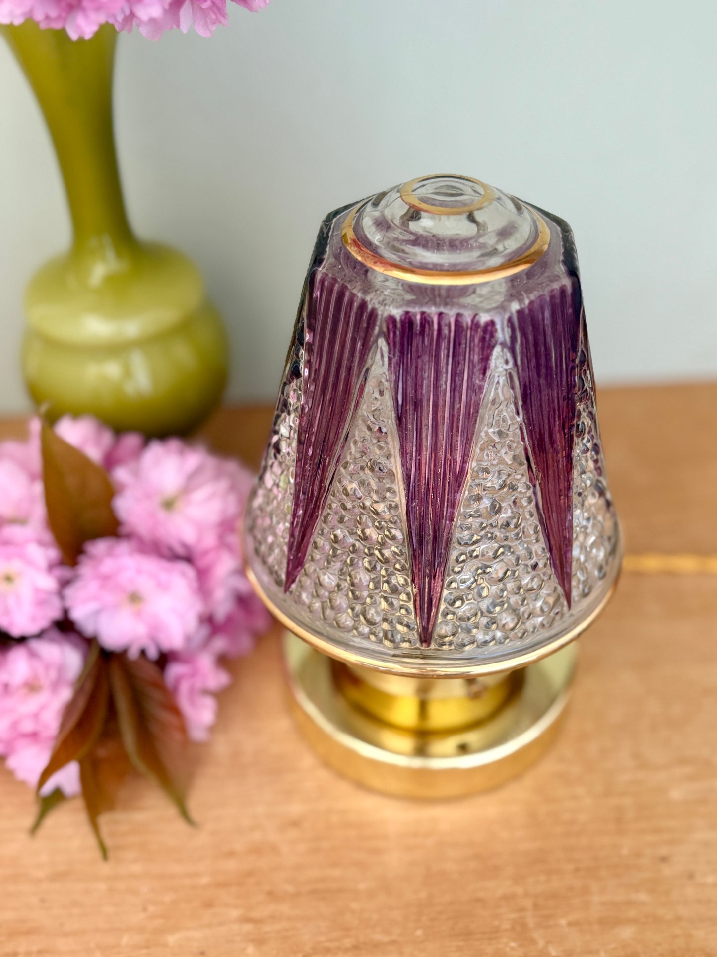 Lampe à poser globe vintage art déco en verre transparent et violet