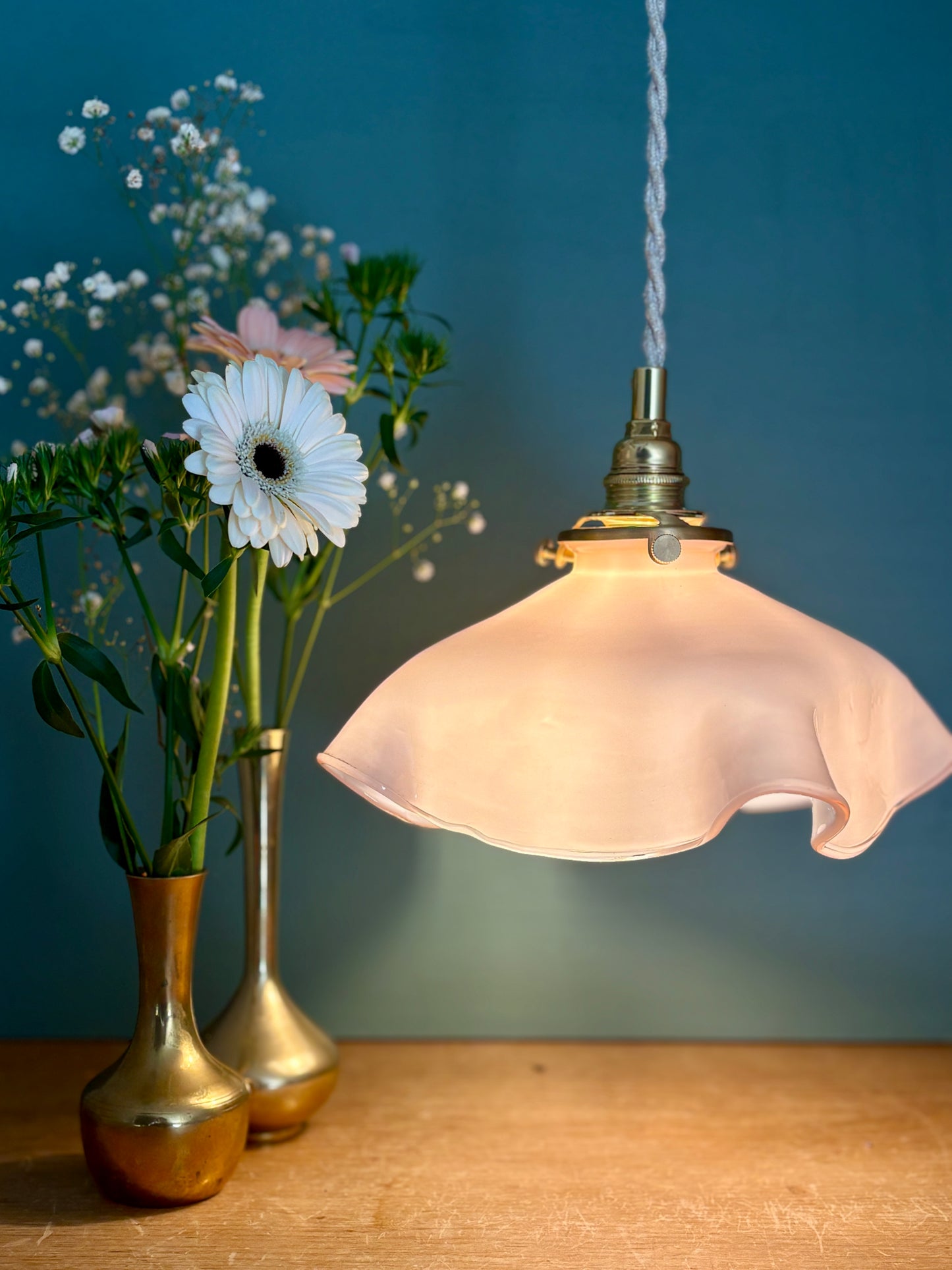 Suspension abat-jour vintage en opaline rose