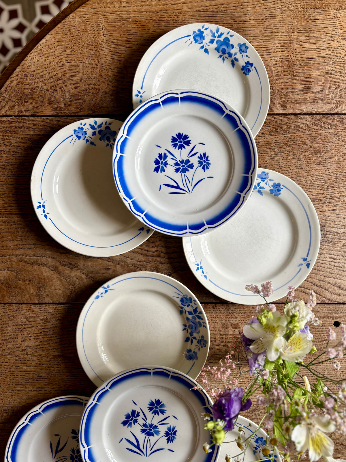 Lot de 8 assiettes plates vintage dépareillées (L3)