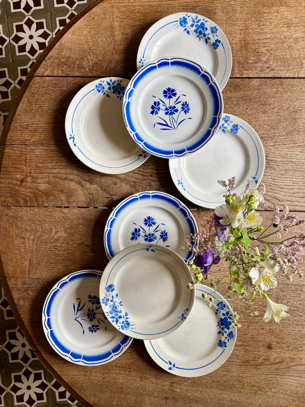 Lot de 8 assiettes plates vintage dépareillées (L3)