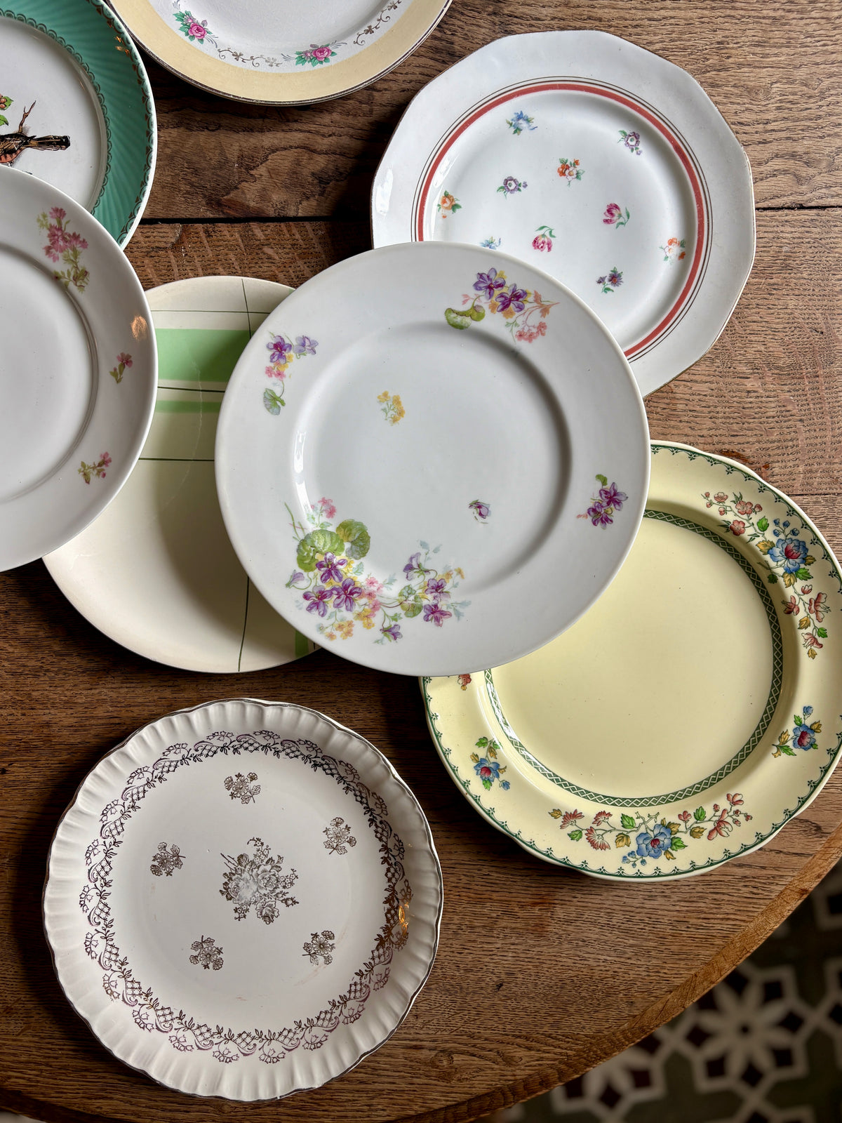 Lot de 12 assiettes plates vintage dépareillées (L13)