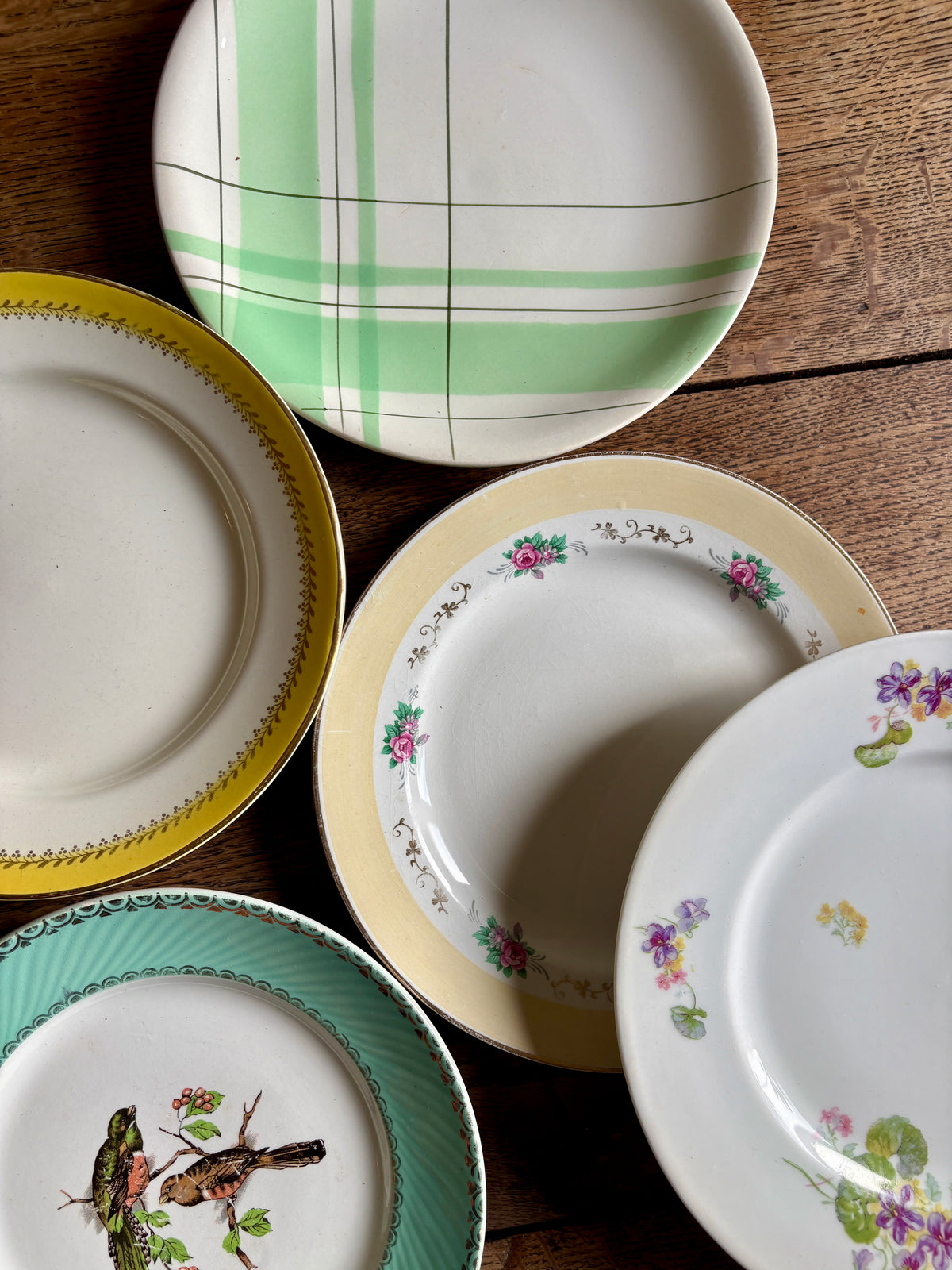 Lot de 12 assiettes plates vintage dépareillées (L13)