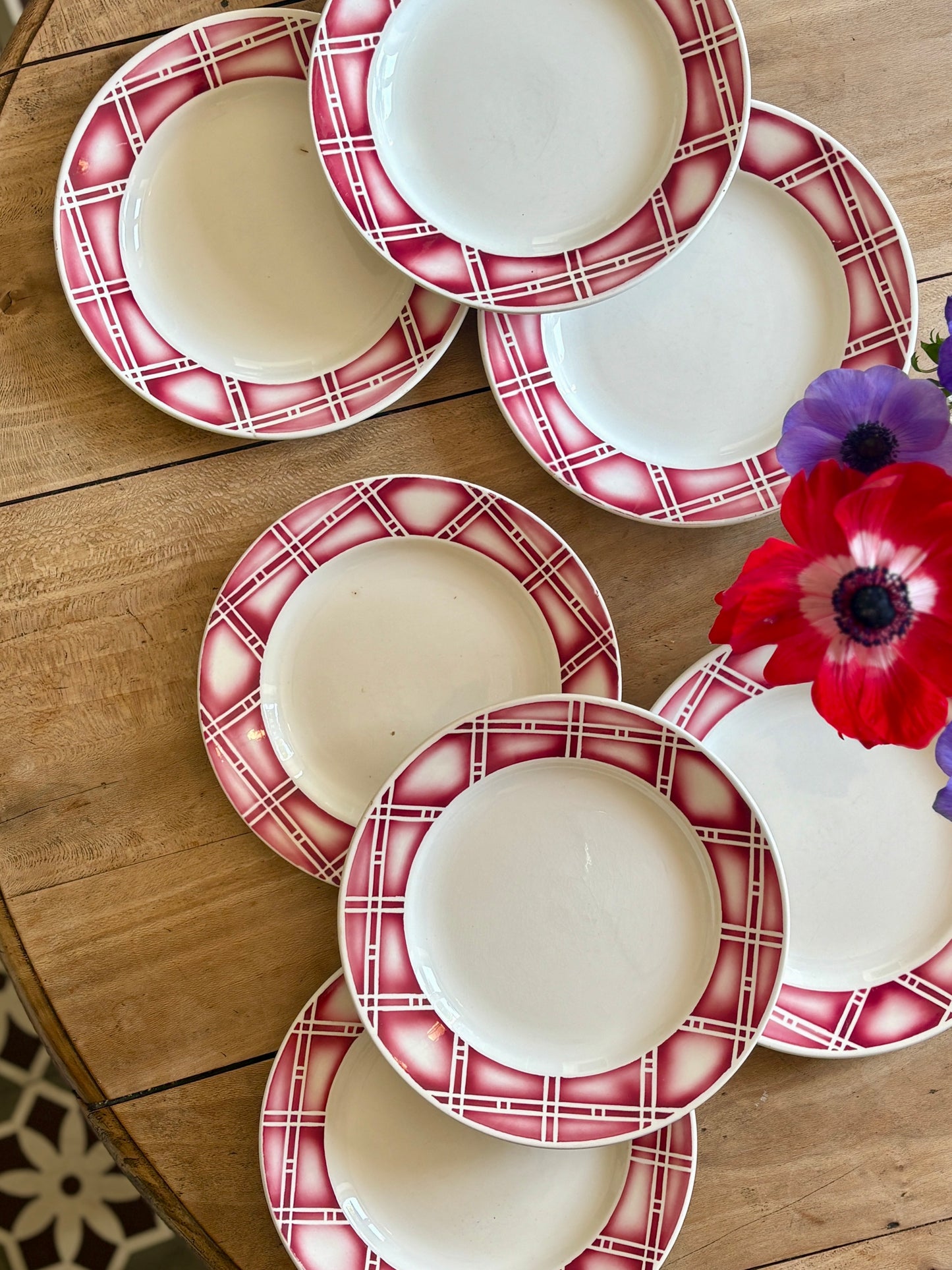 Lot de 8 assiettes plates anciennes modèle Rostand de Sarreguemines