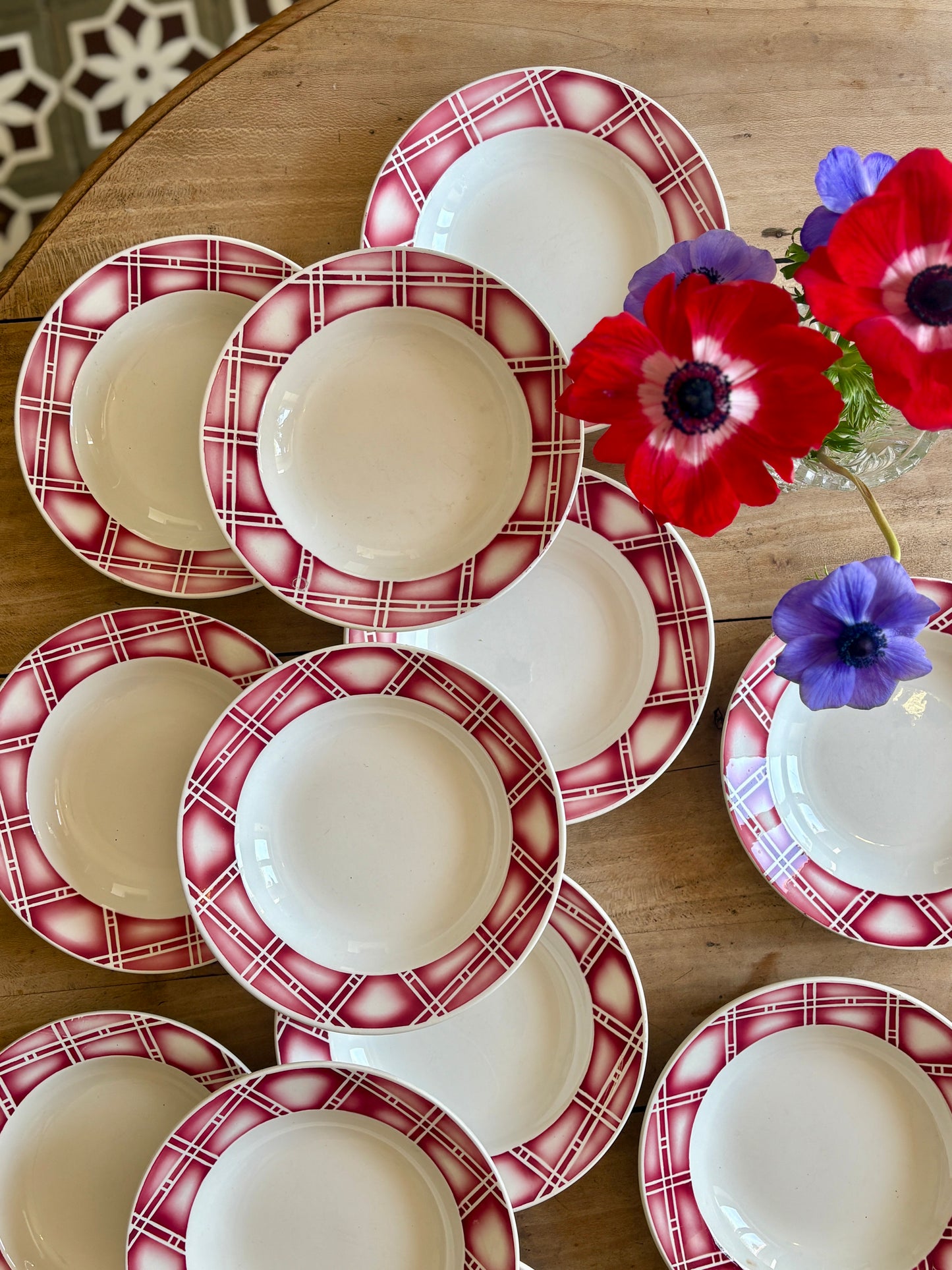 Lot de 12 assiettes creuses anciennes modèle Rostand de Sarreguemines