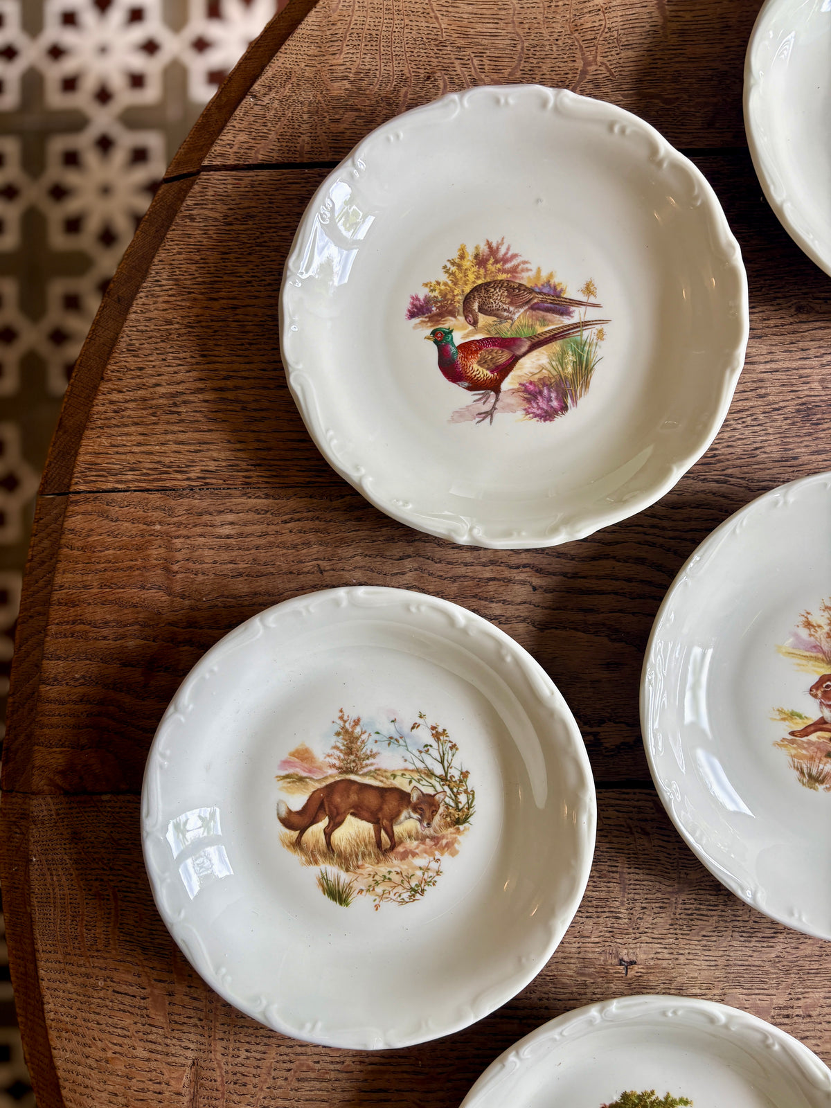 Lot de 8 assiettes creuses vintage en porcelaine - Gibier -