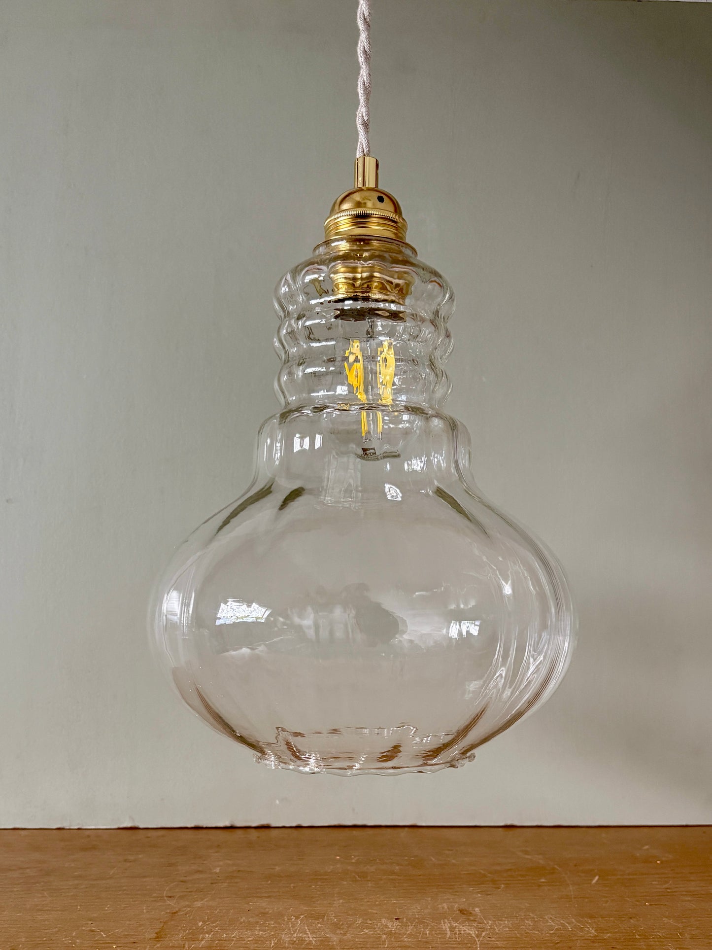 Suspension globe vintage en verre transparent