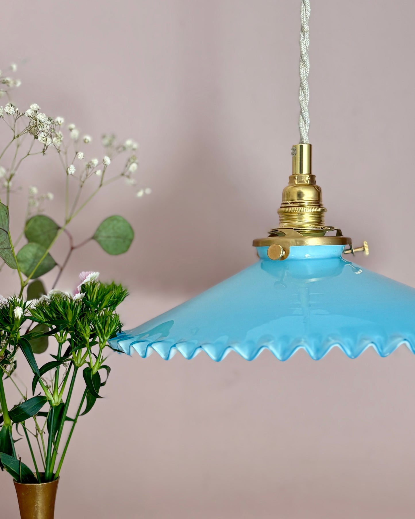 Suspension abat-jour vintage en opaline bleue