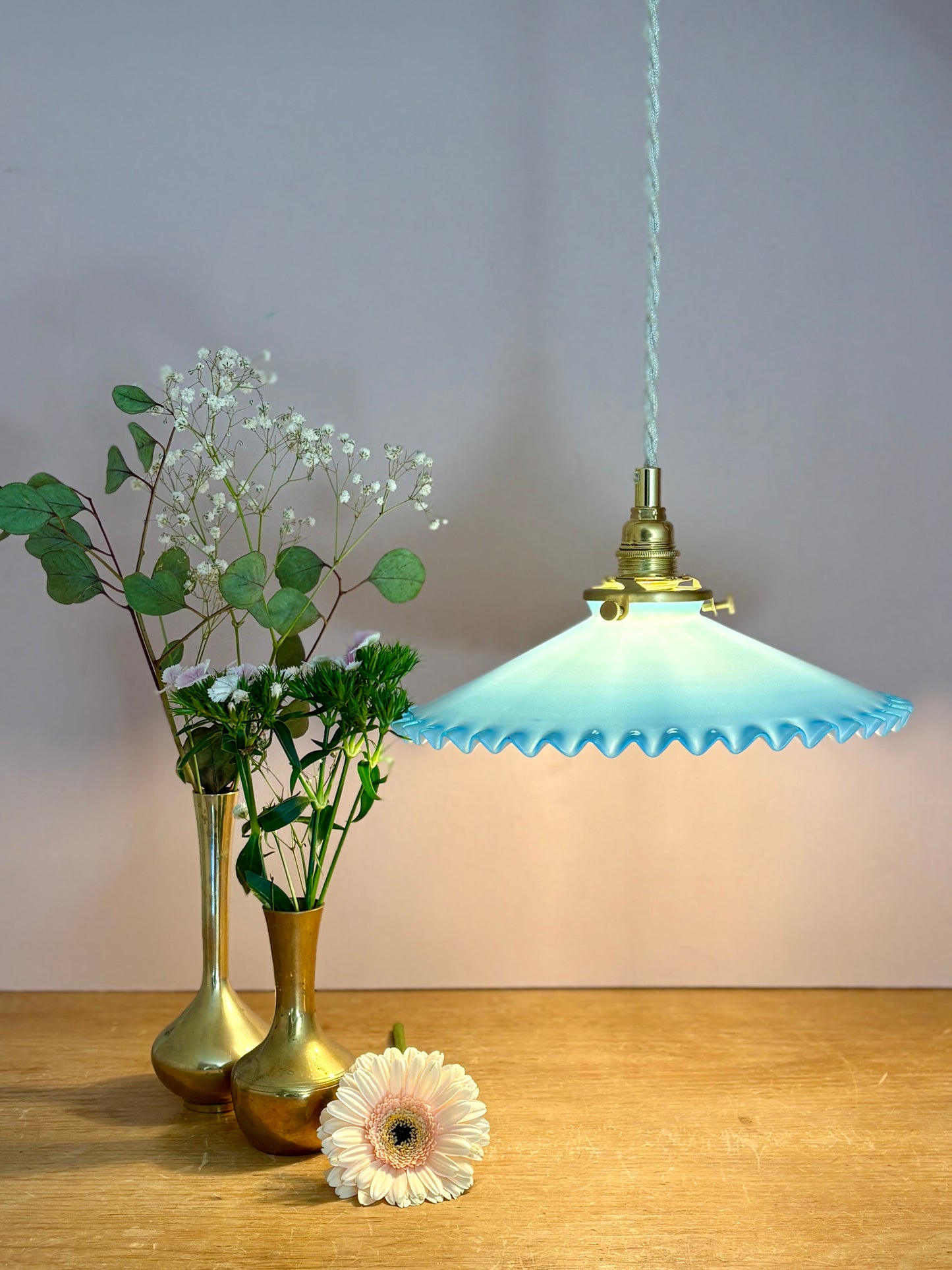 Suspension abat-jour vintage en opaline bleue