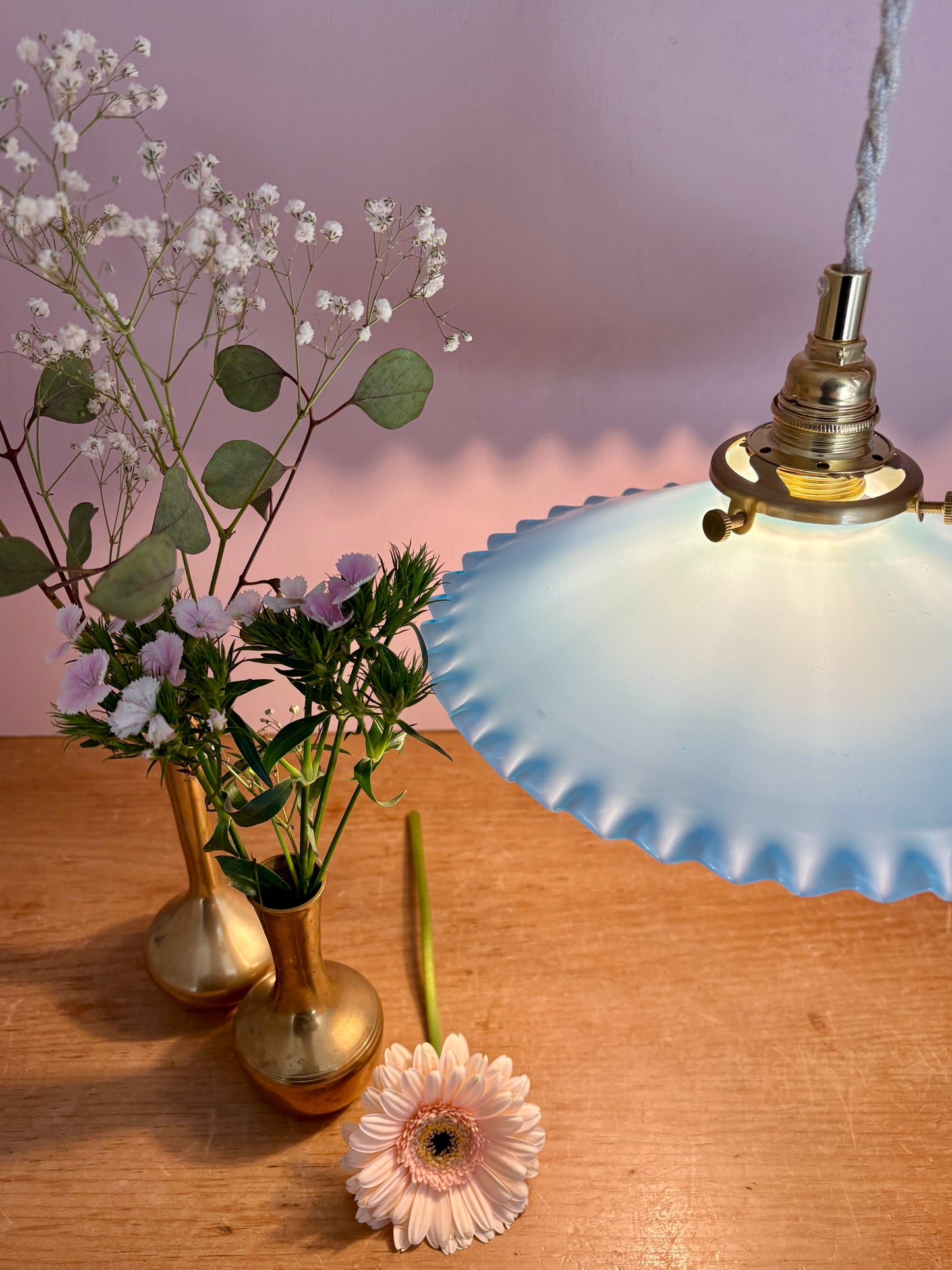 Suspension abat-jour vintage en opaline bleue