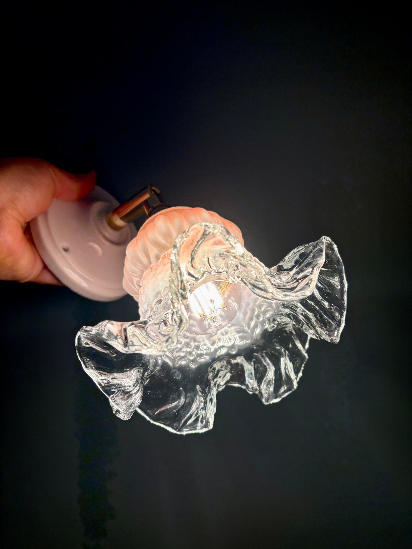 Applique tulipe vintage en verre rose et transparent