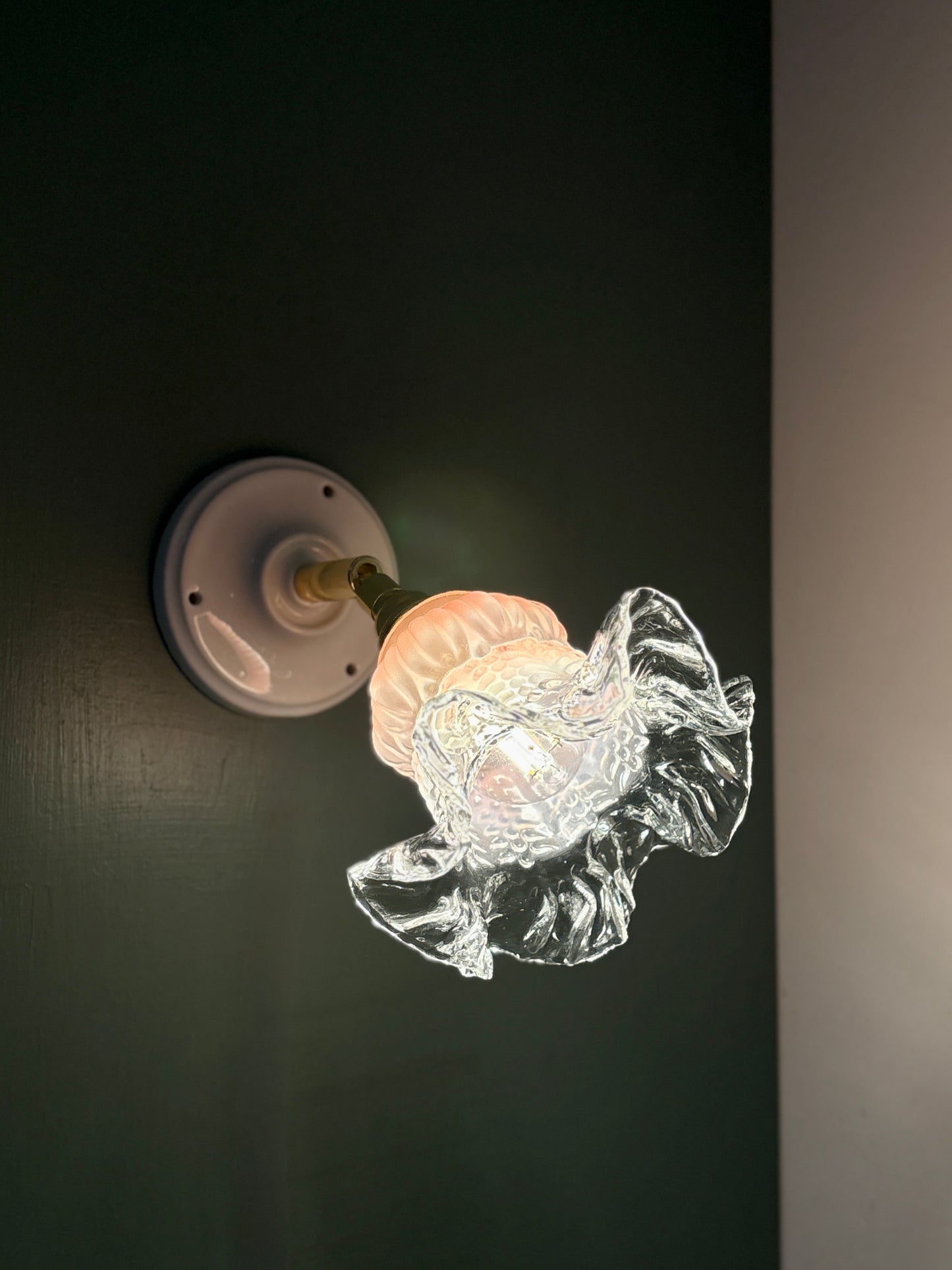 Applique tulipe vintage en verre rose et transparent