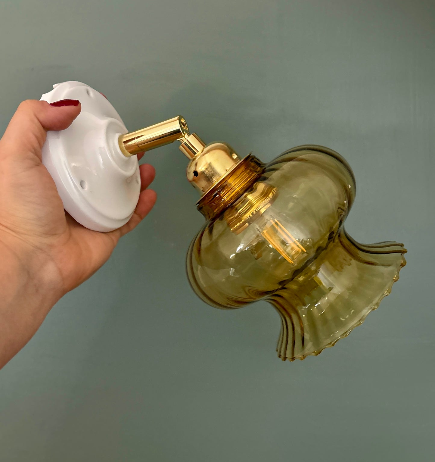 Applique tulipe vintage en verre ambré (AT1)