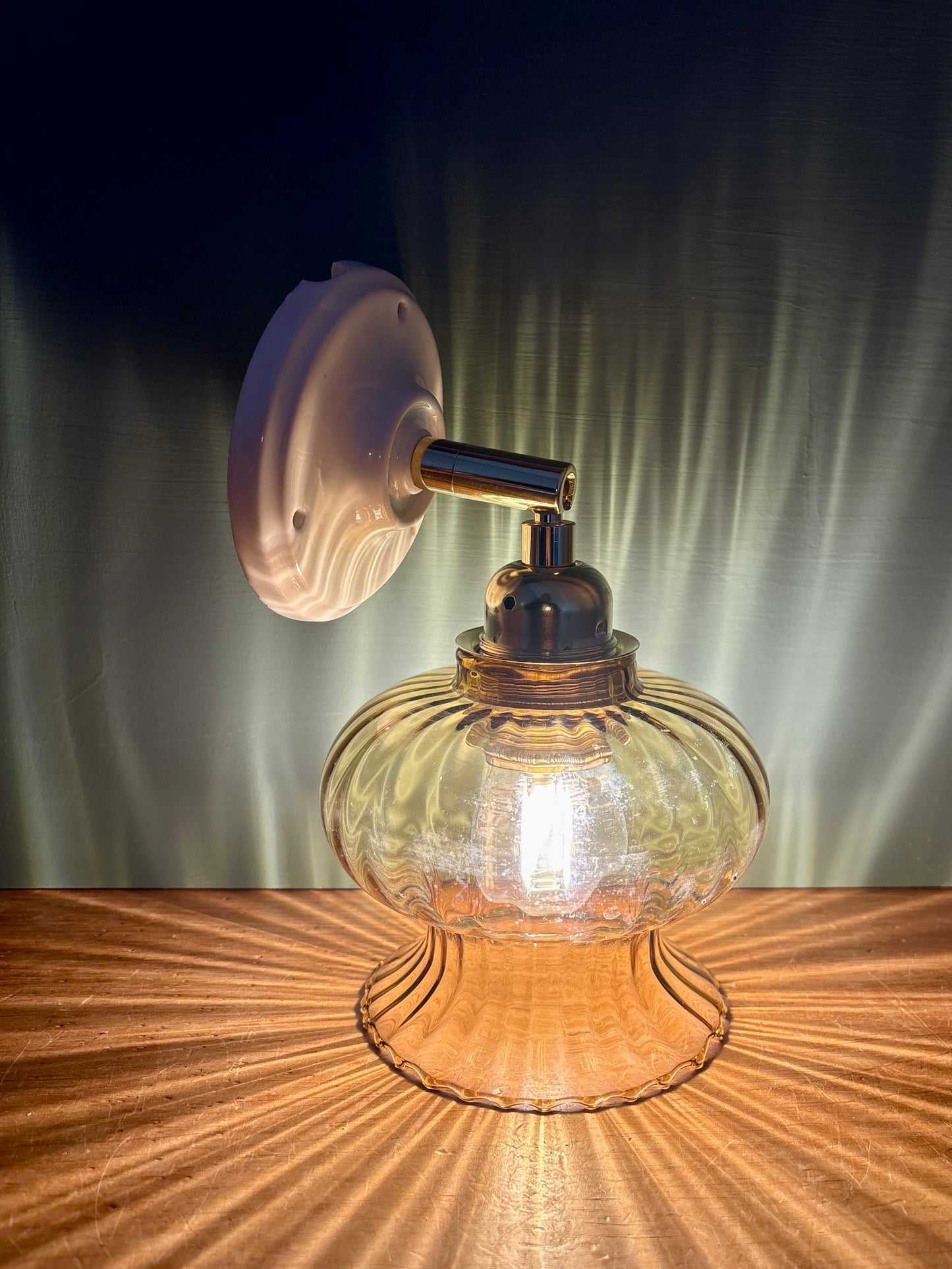 Applique tulipe vintage en verre ambré (AT1)