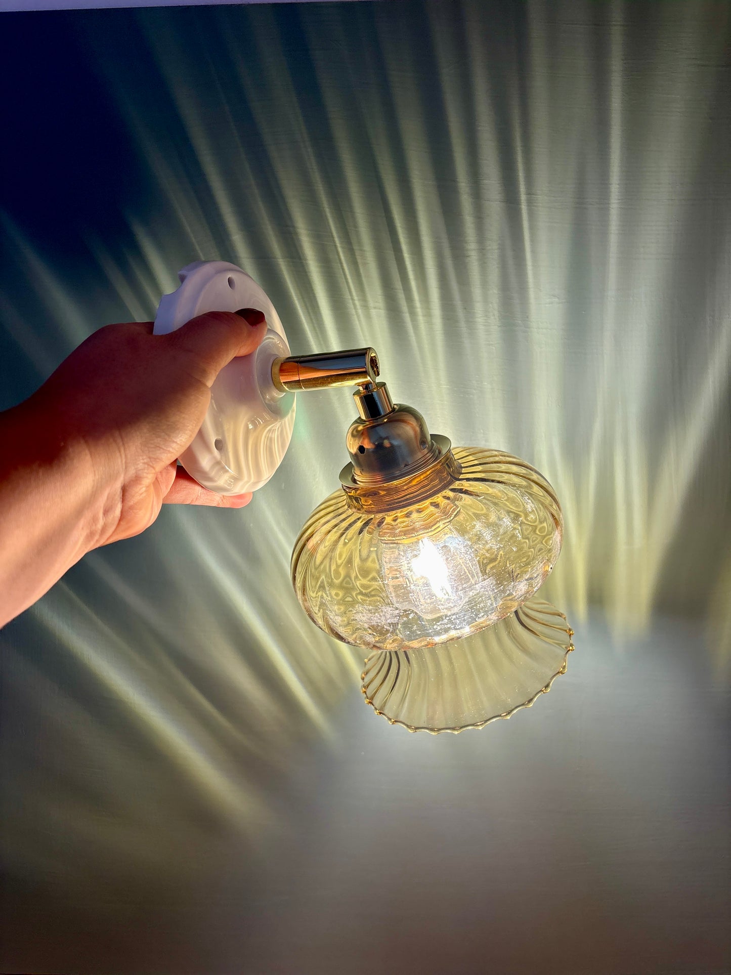 Applique tulipe vintage en verre ambré (AT1)