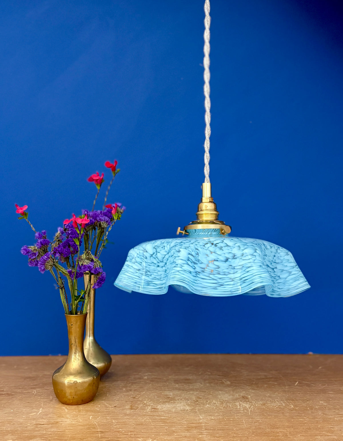 Suspension abat-jour vintage en verre de Clichy bleu