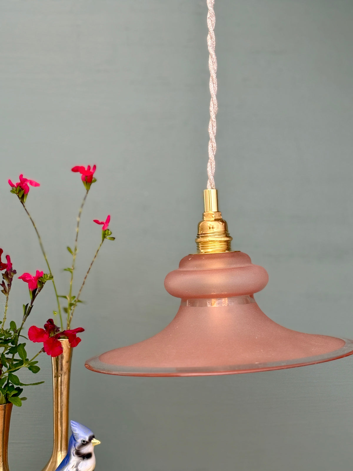 Suspension abat-jour vintage en verre dépoli rose
