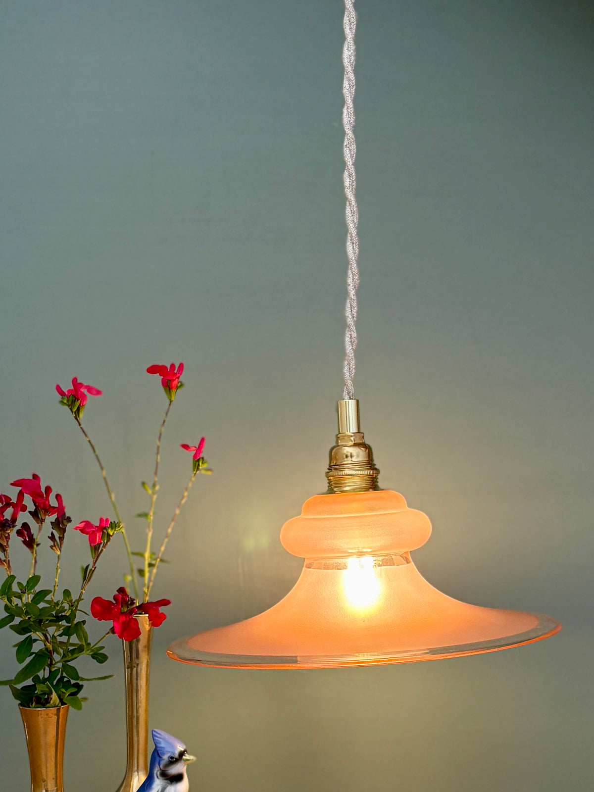 Suspension abat-jour vintage en verre dépoli rose