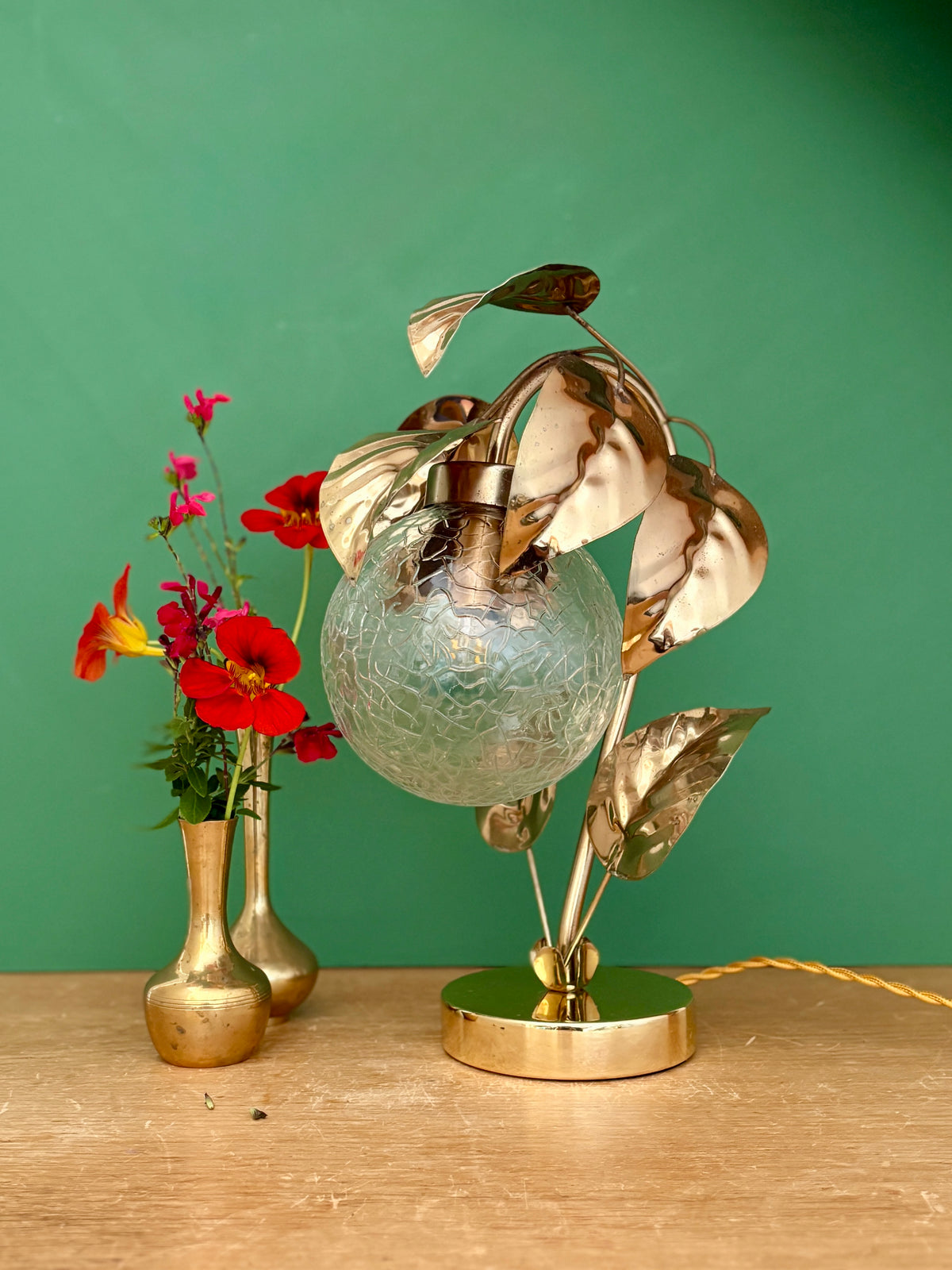Lampe vintage feuilles en laiton doré et globe en verre transparent (H1)