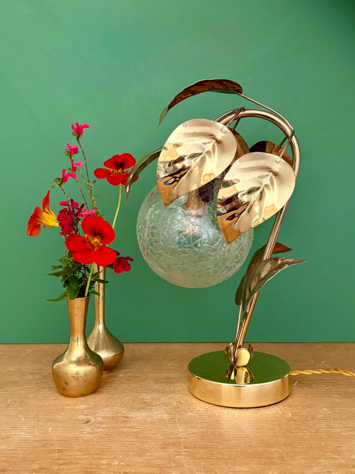 Lampe vintage feuilles en laiton doré et globe en verre transparent (H1)