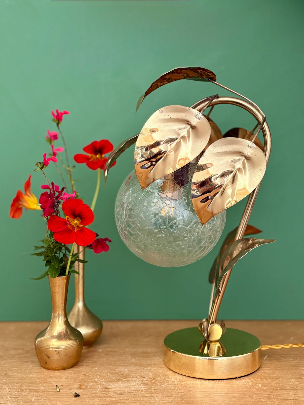 Lampe vintage feuilles en laiton doré et globe en verre transparent (H1)