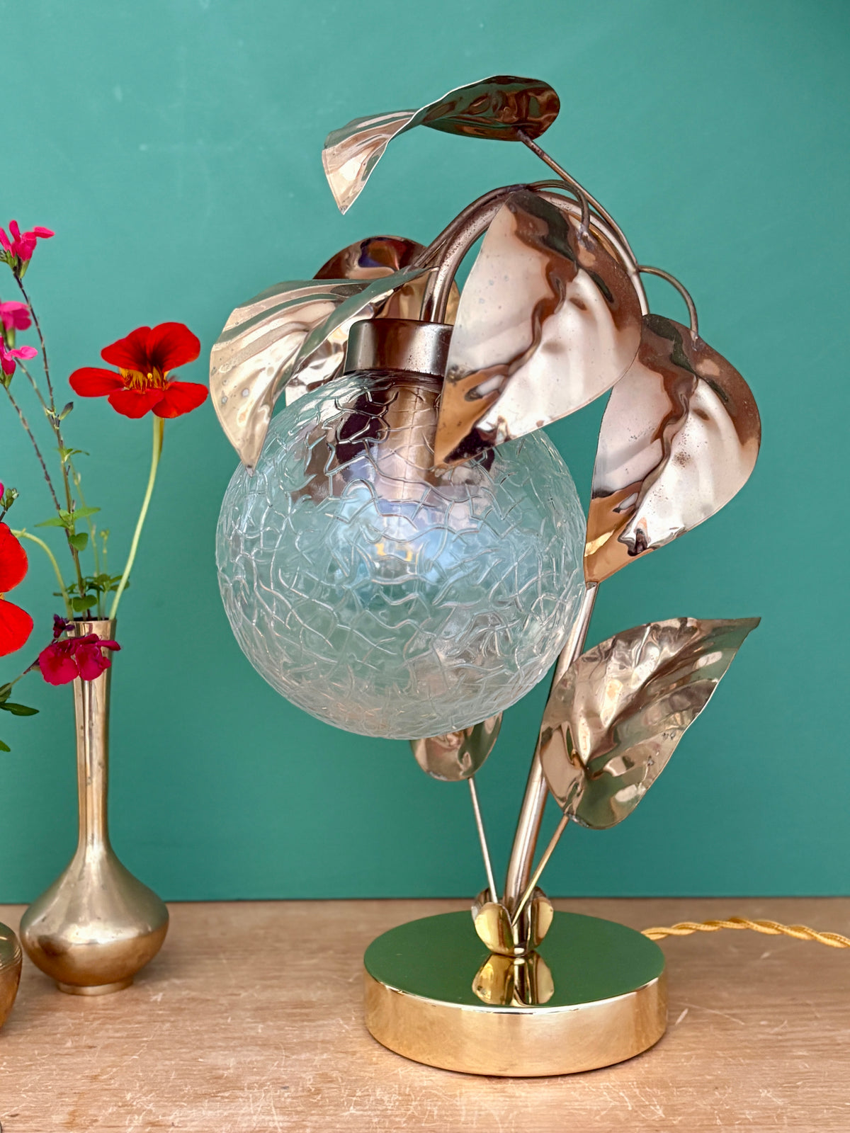 Lampe vintage feuilles en laiton doré et globe en verre transparent (H1)