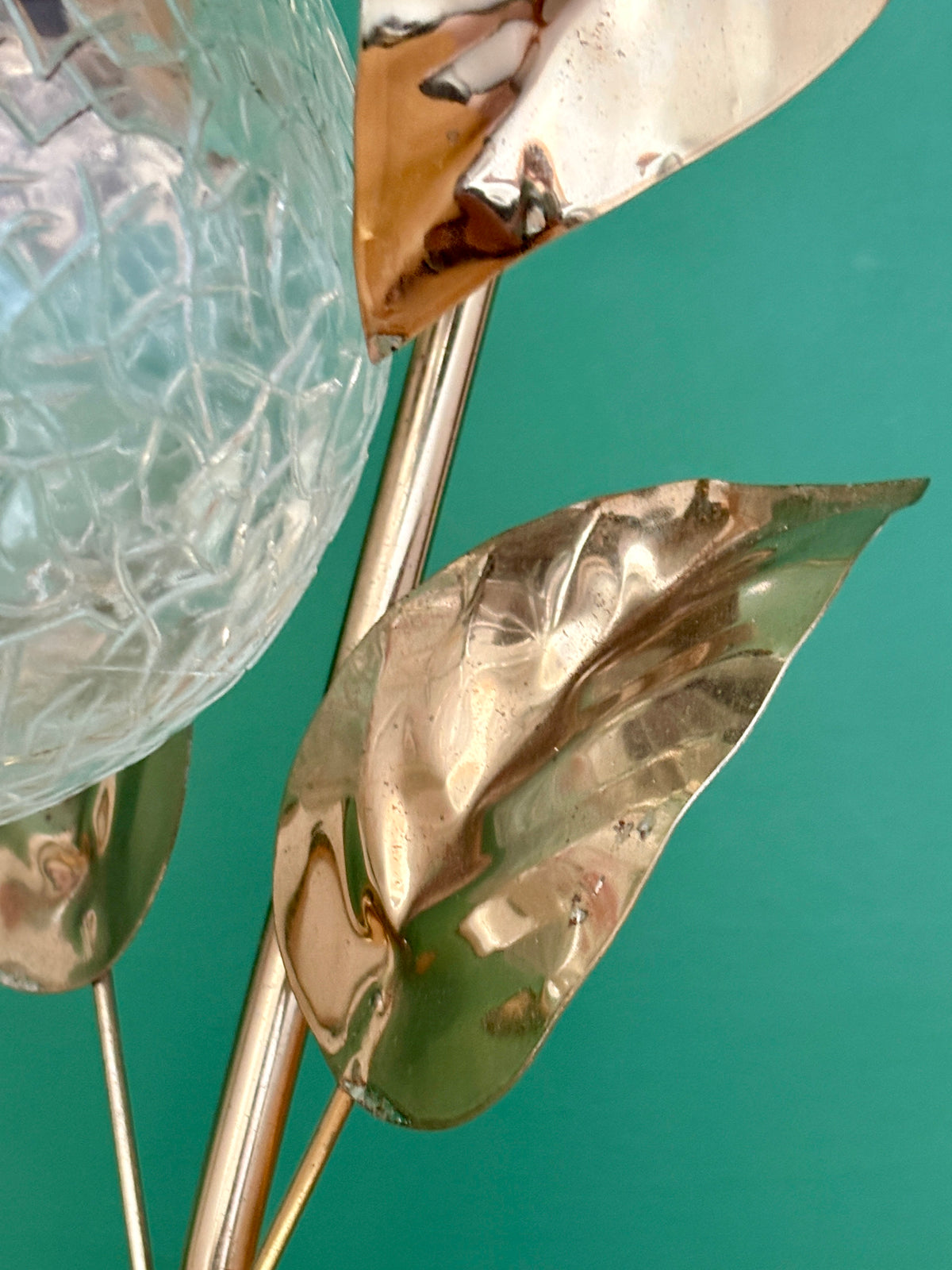 Lampe vintage feuilles en laiton doré et globe en verre transparent (H1)