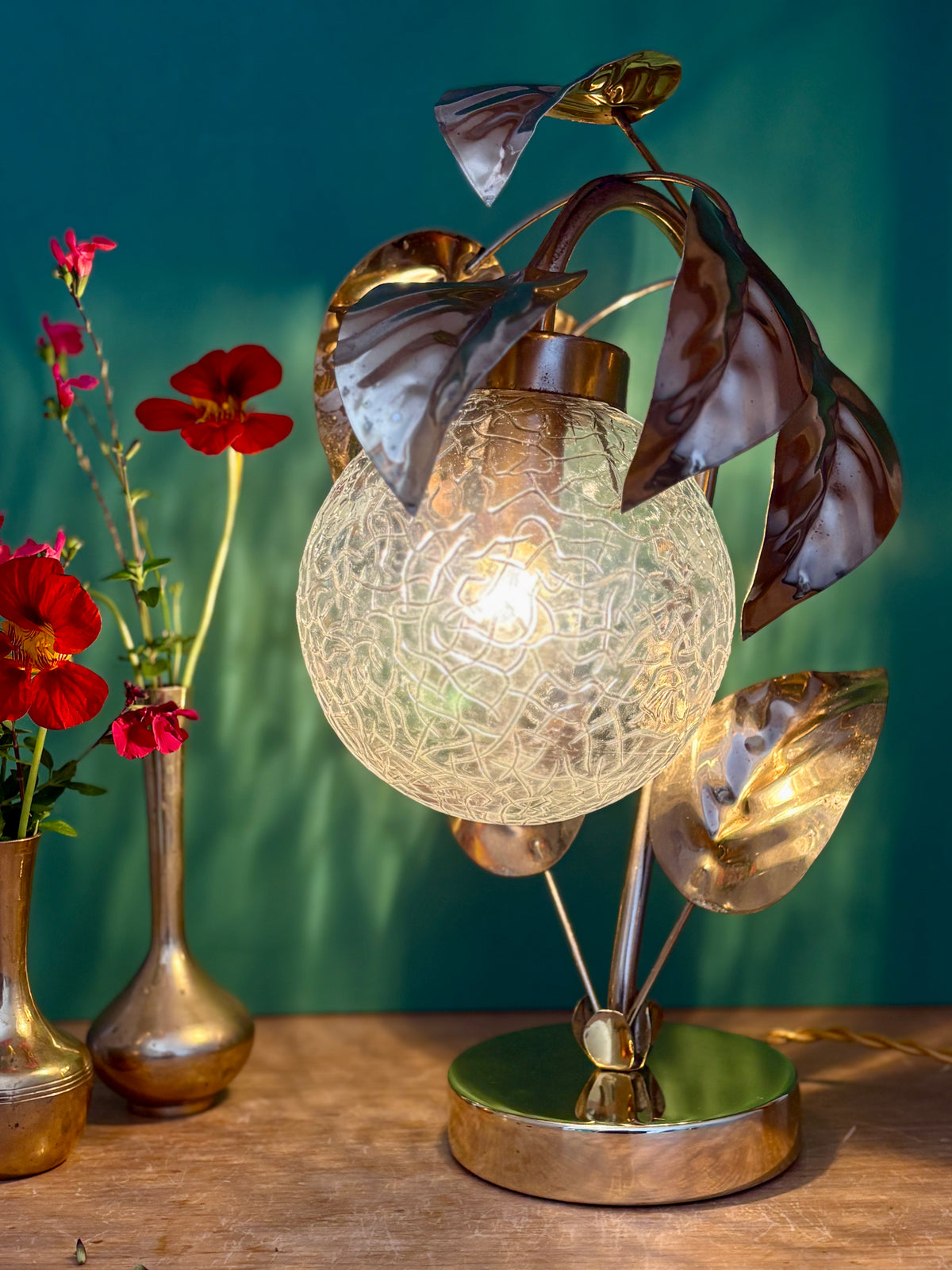 Lampe vintage feuilles en laiton doré et globe en verre transparent (H1)