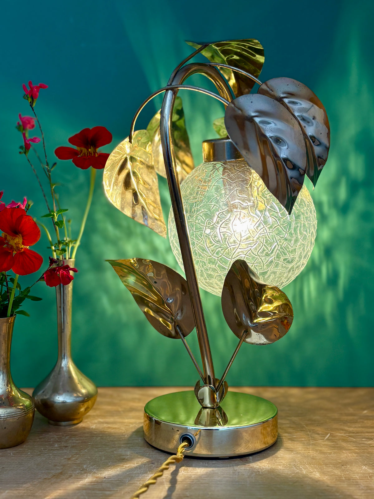 Lampe vintage feuilles en laiton doré et globe en verre transparent (H1)