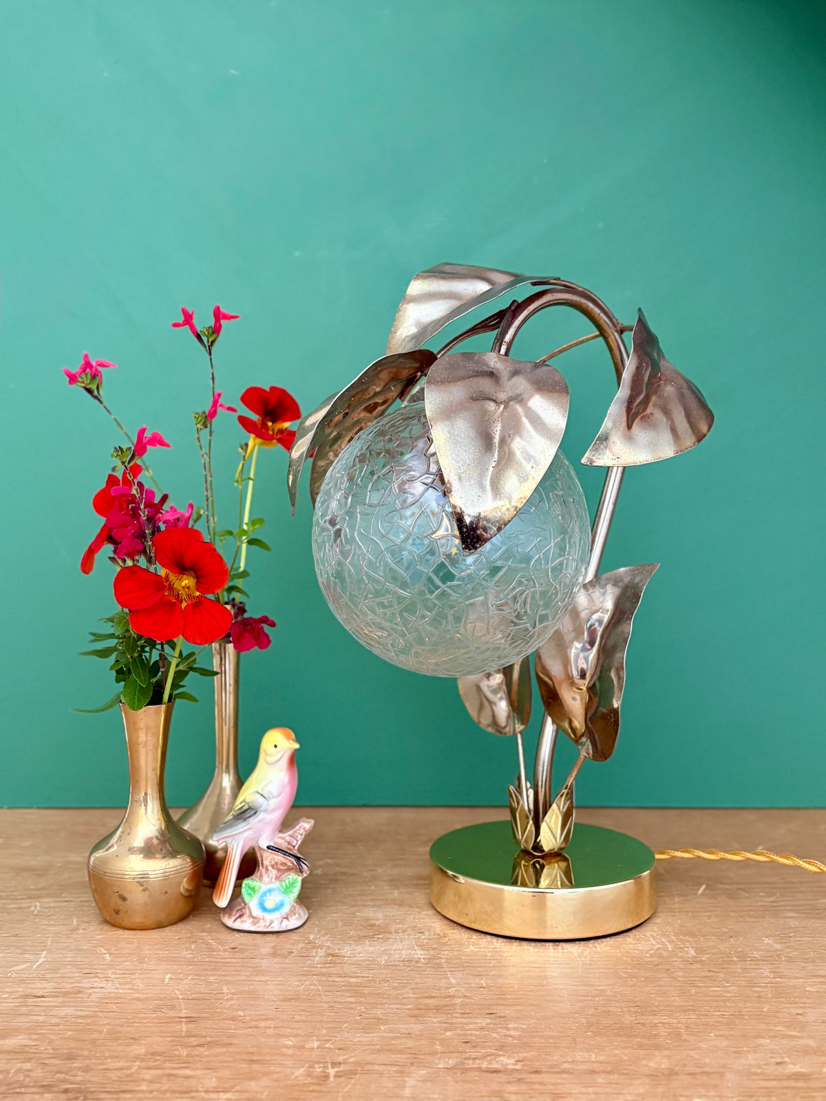 Lampe vintage feuilles en laiton doré et globe en verre transparent (H2)