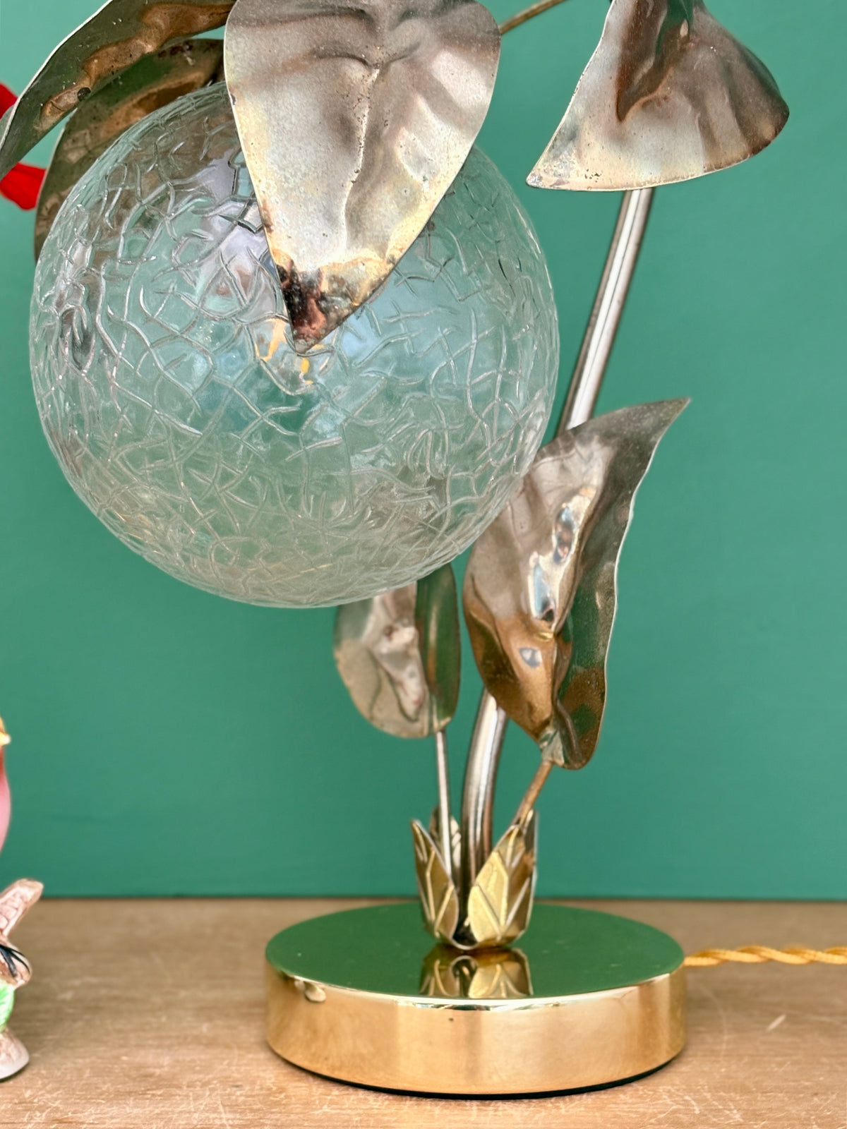Lampe vintage feuilles en laiton doré et globe en verre transparent (H2)