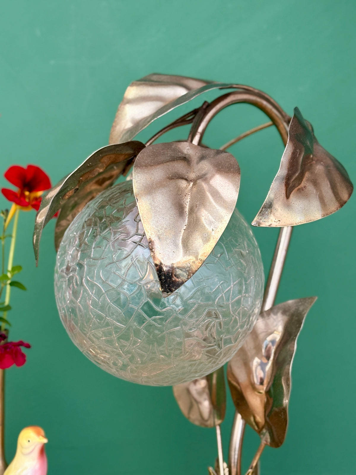 Lampe vintage feuilles en laiton doré et globe en verre transparent (H2)