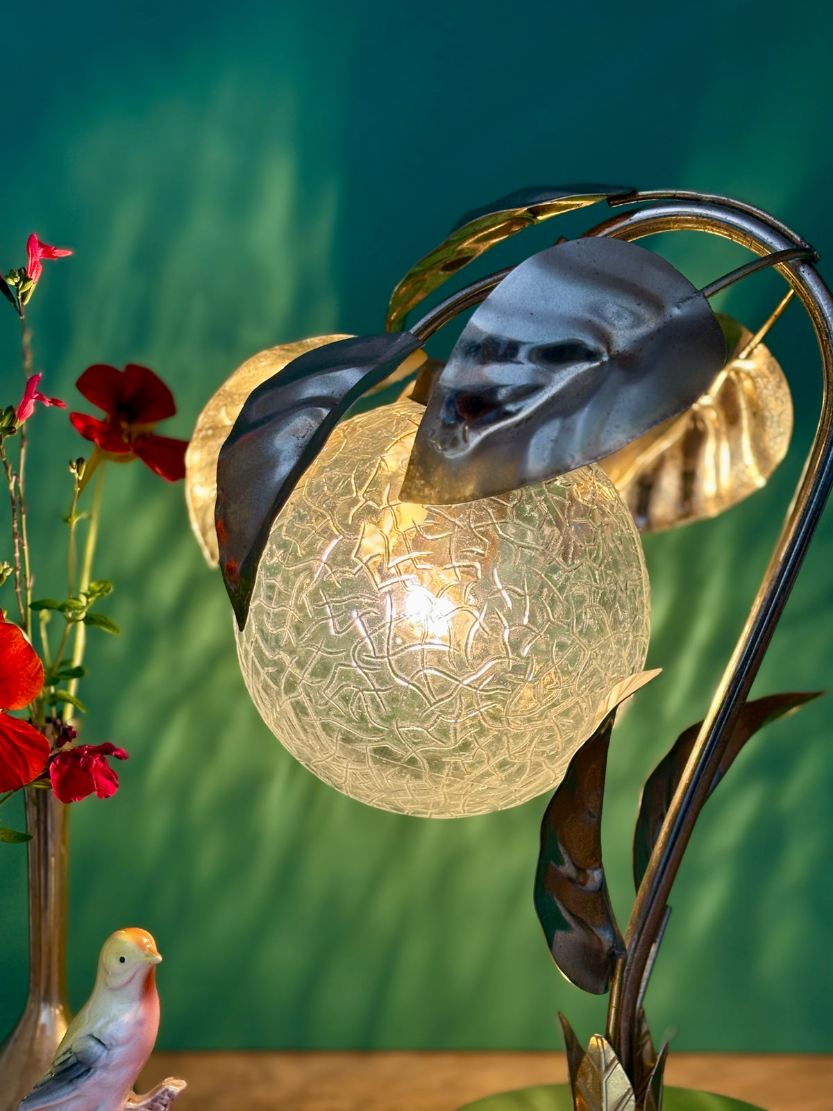 Lampe vintage feuilles en laiton doré et globe en verre transparent (H2)