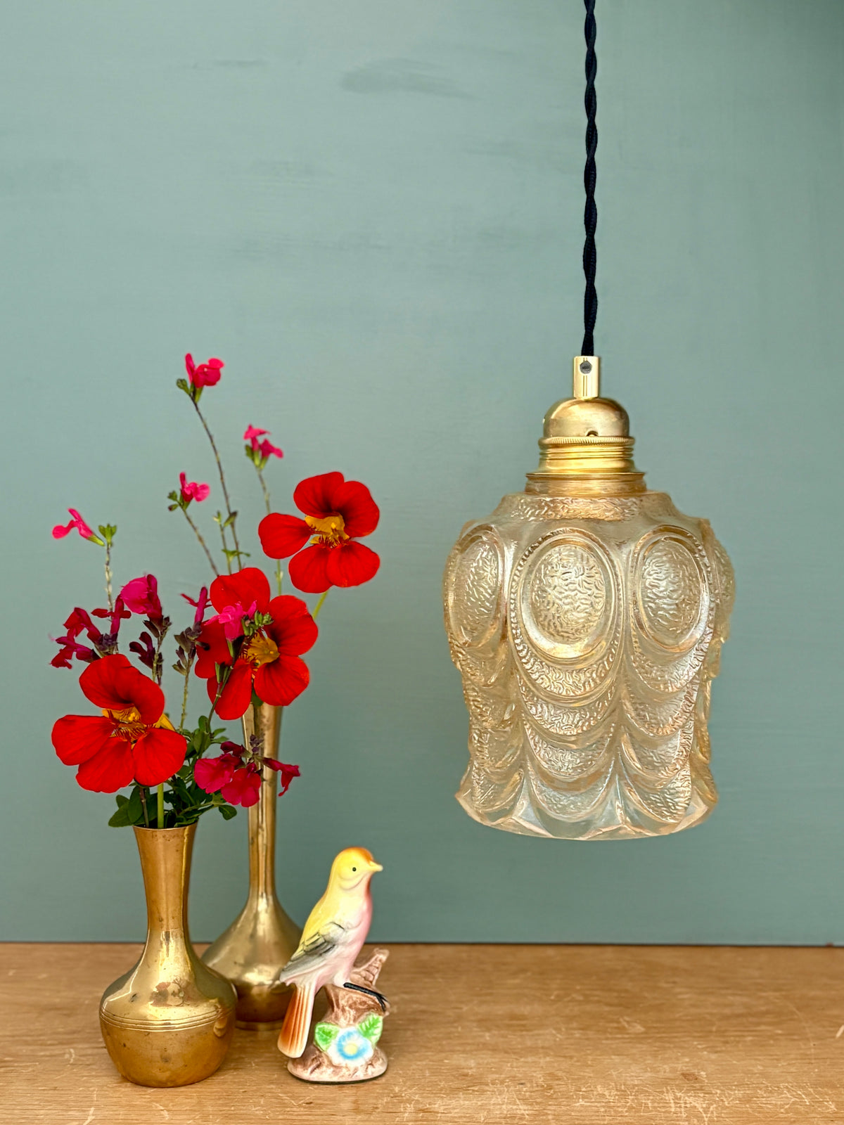 Suspension globe vintage en verre ambré (PDS)