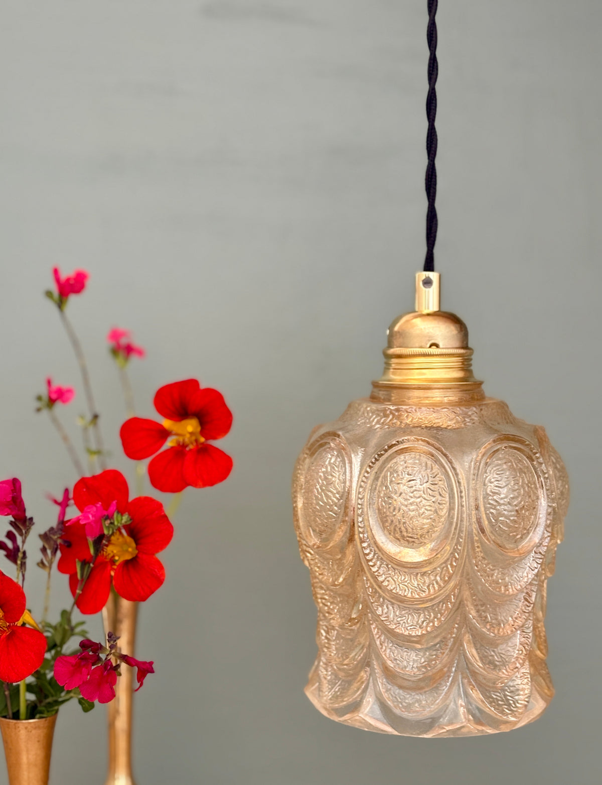 Suspension globe vintage en verre ambré (PDS)